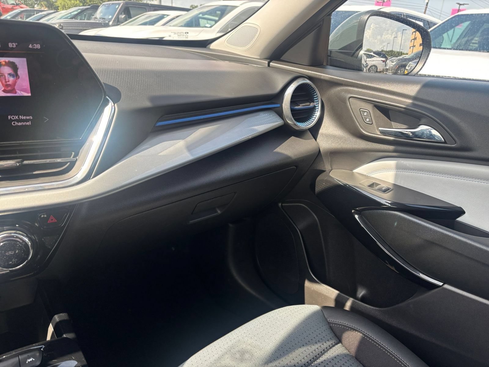 Thumbnail: 2025 Chevrolet Trax - 34