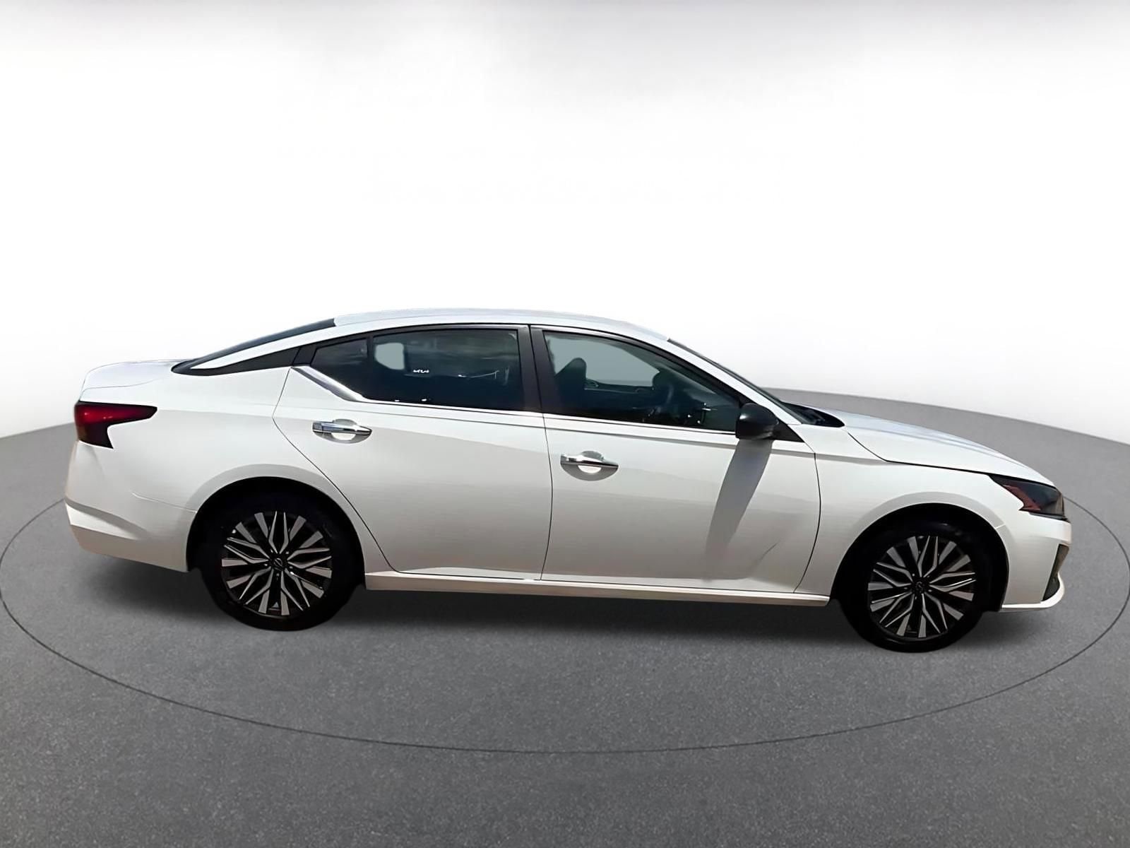 Thumbnail: 2025 Nissan Altima - 16