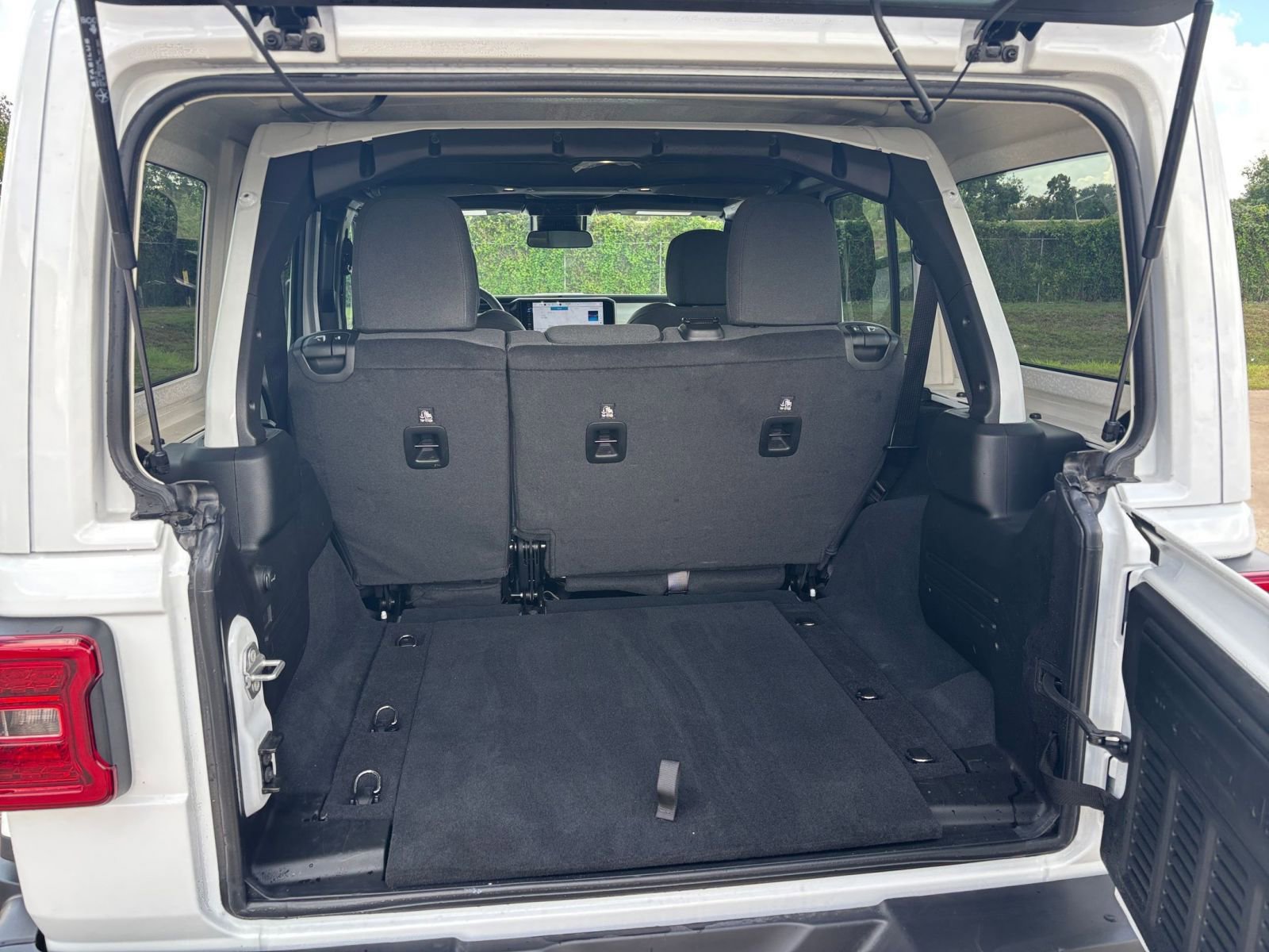 Thumbnail: 2025 Jeep Wrangler - 29