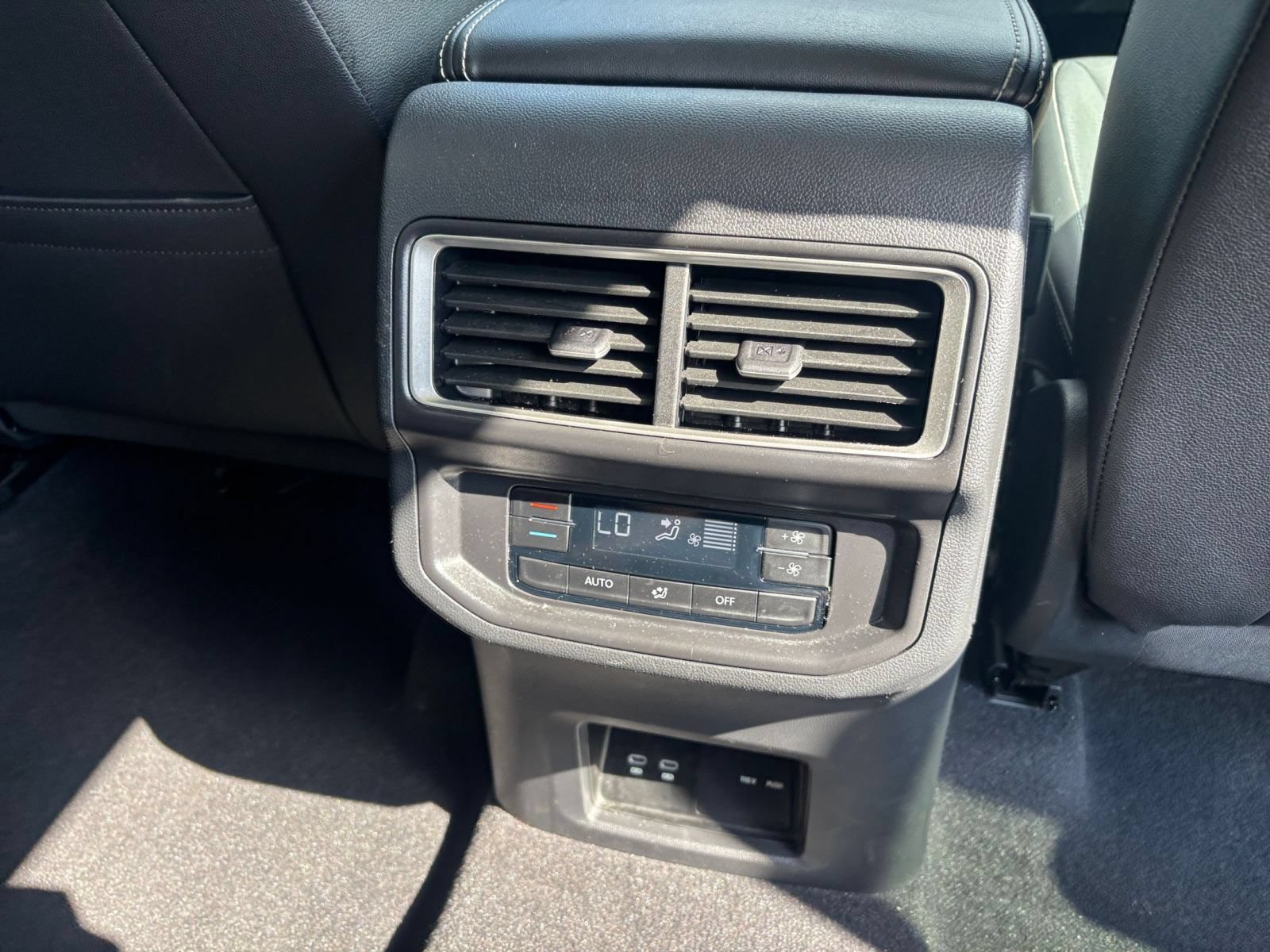 Thumbnail: 2026 Volkswagen Atlas - 21