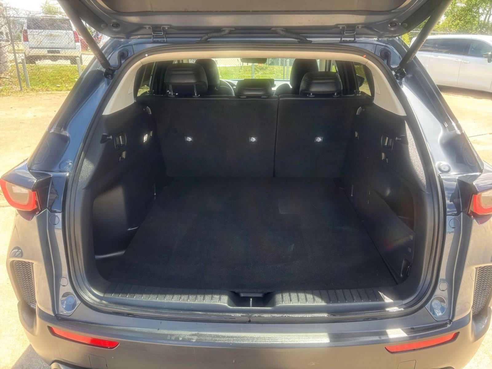 Thumbnail: 2025 Mazda CX-50 - 33