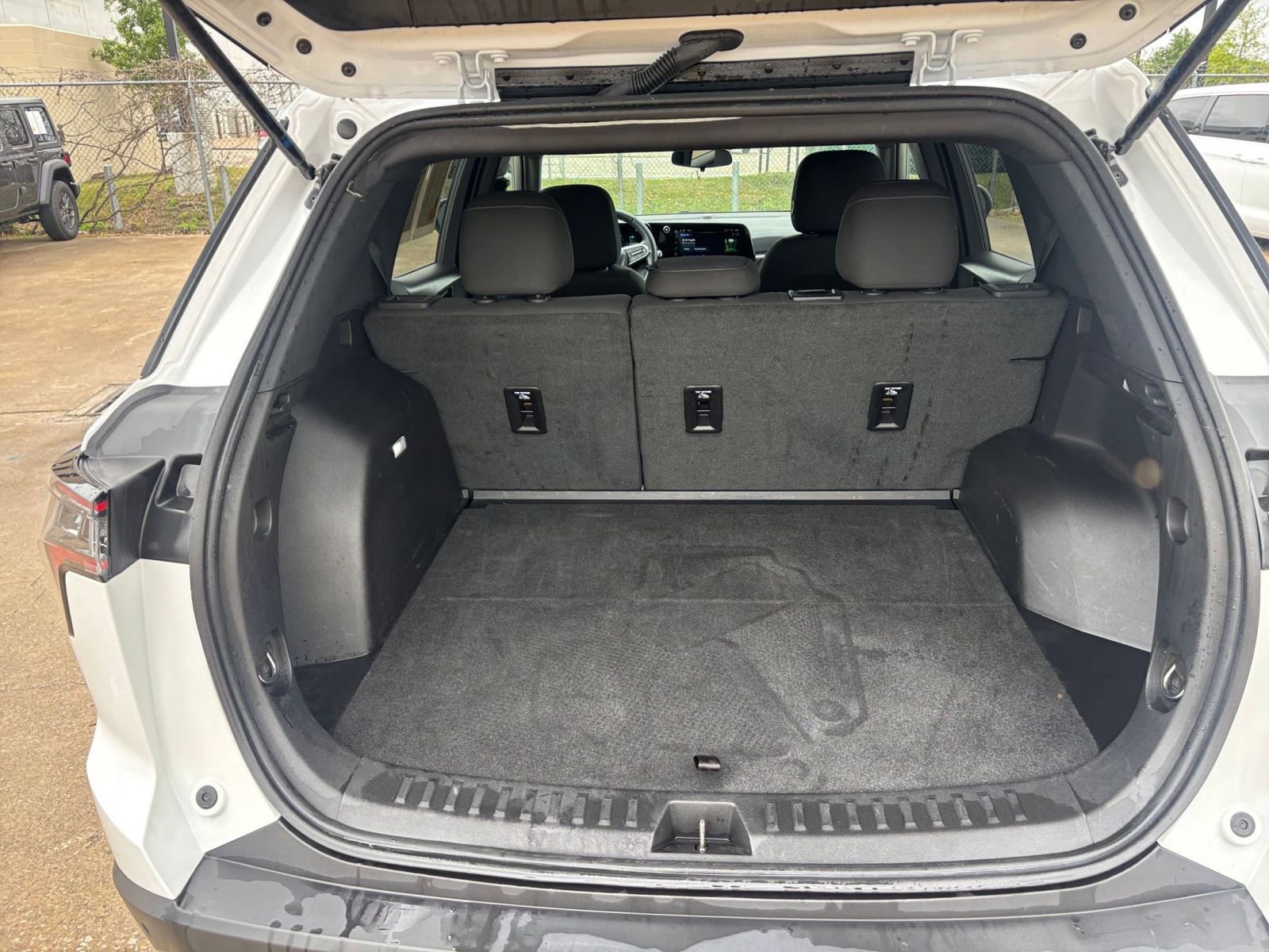 Thumbnail: 2025 Chevrolet Equinox - 32