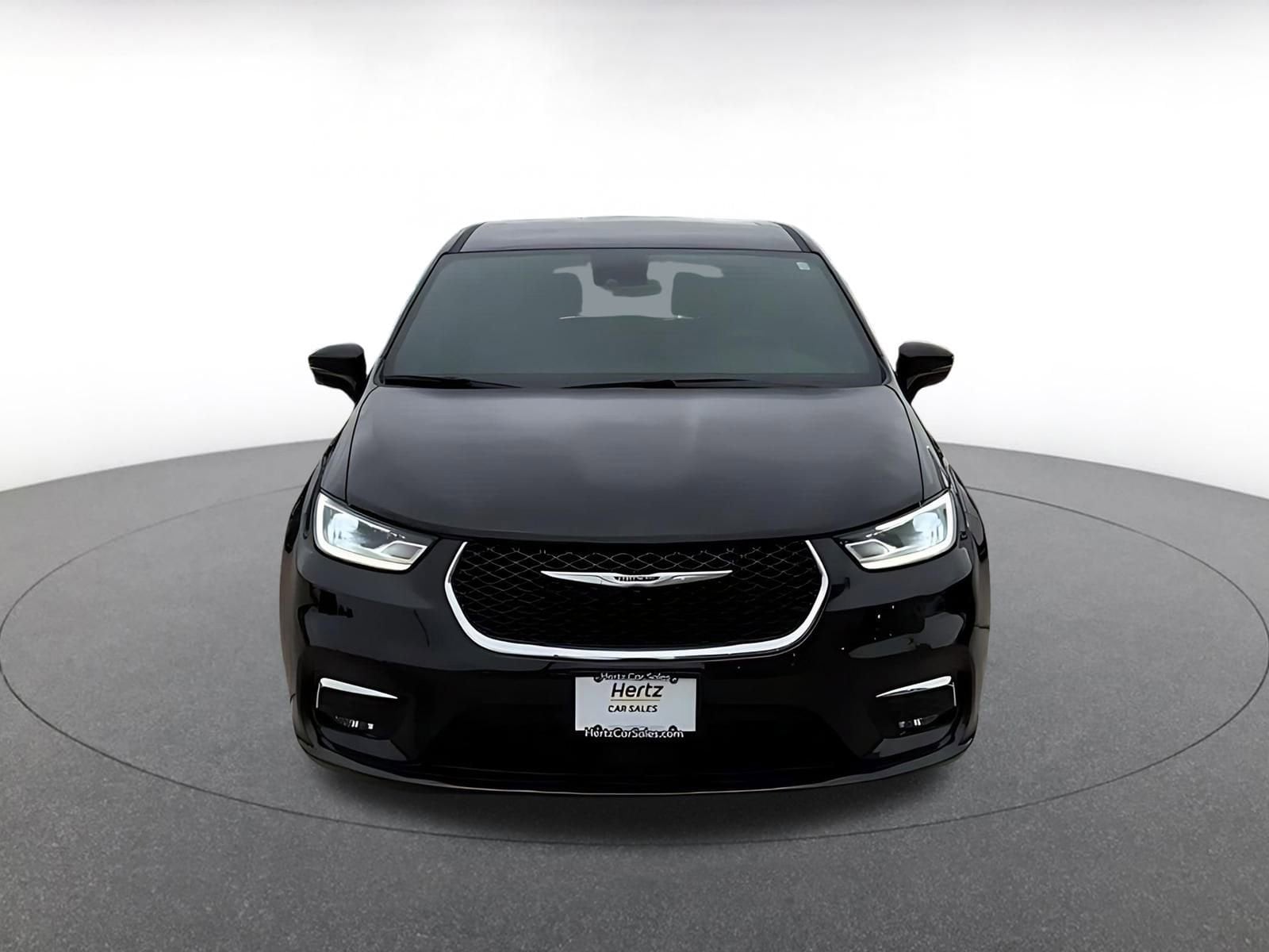 Thumbnail: 2025 Chrysler Pacifica - 4