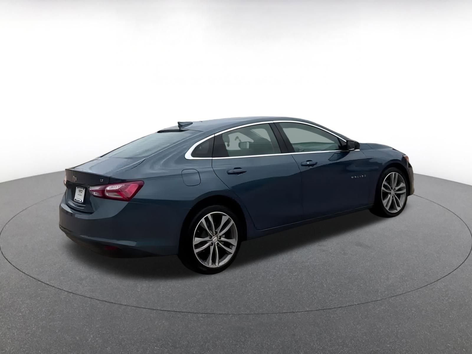 Thumbnail: 2024 Chevrolet Malibu - 12