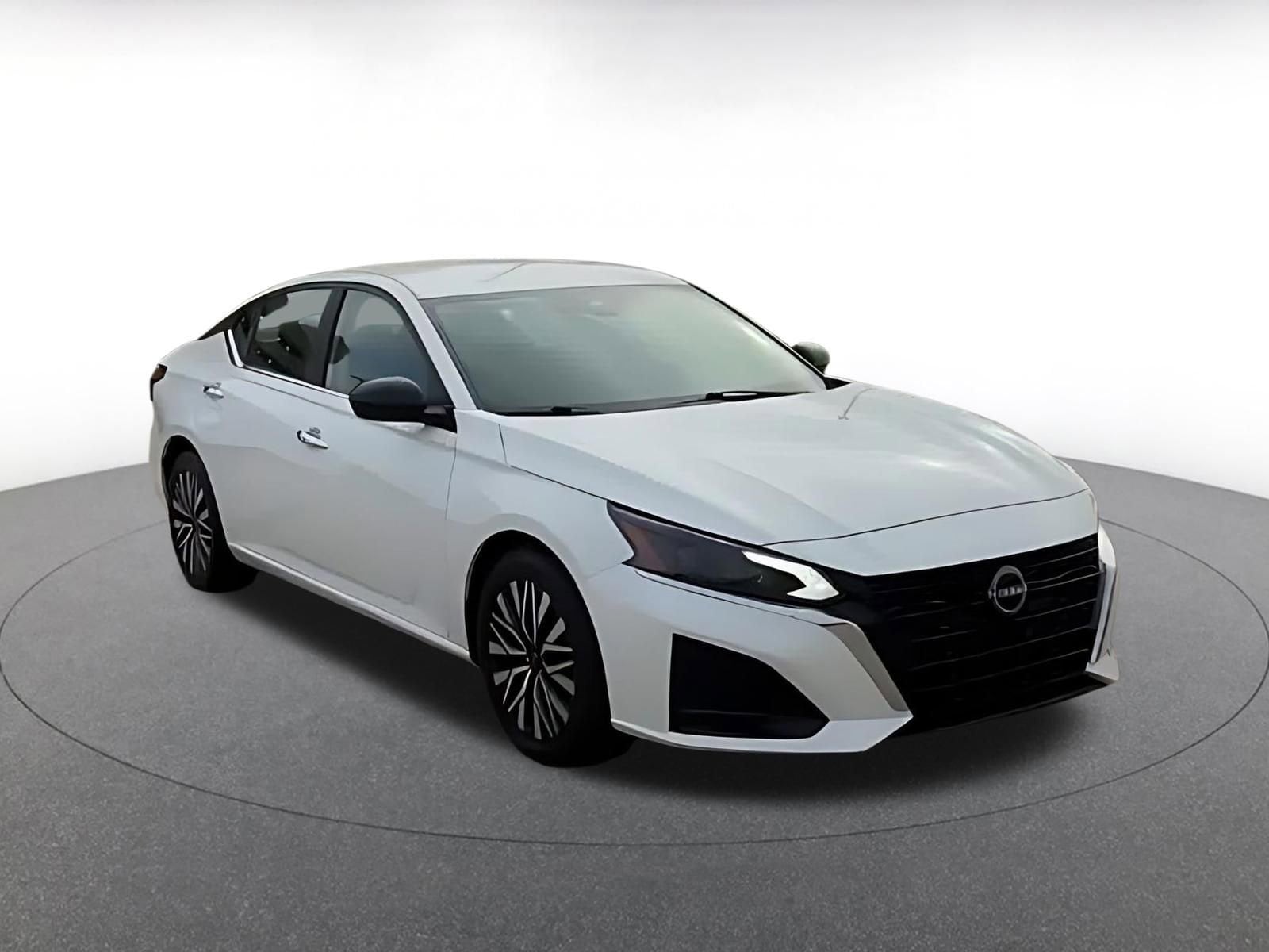 Thumbnail: 2024 Nissan Altima - 3