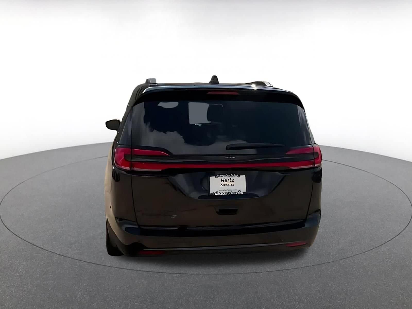Thumbnail: 2025 Chrysler Pacifica - 12