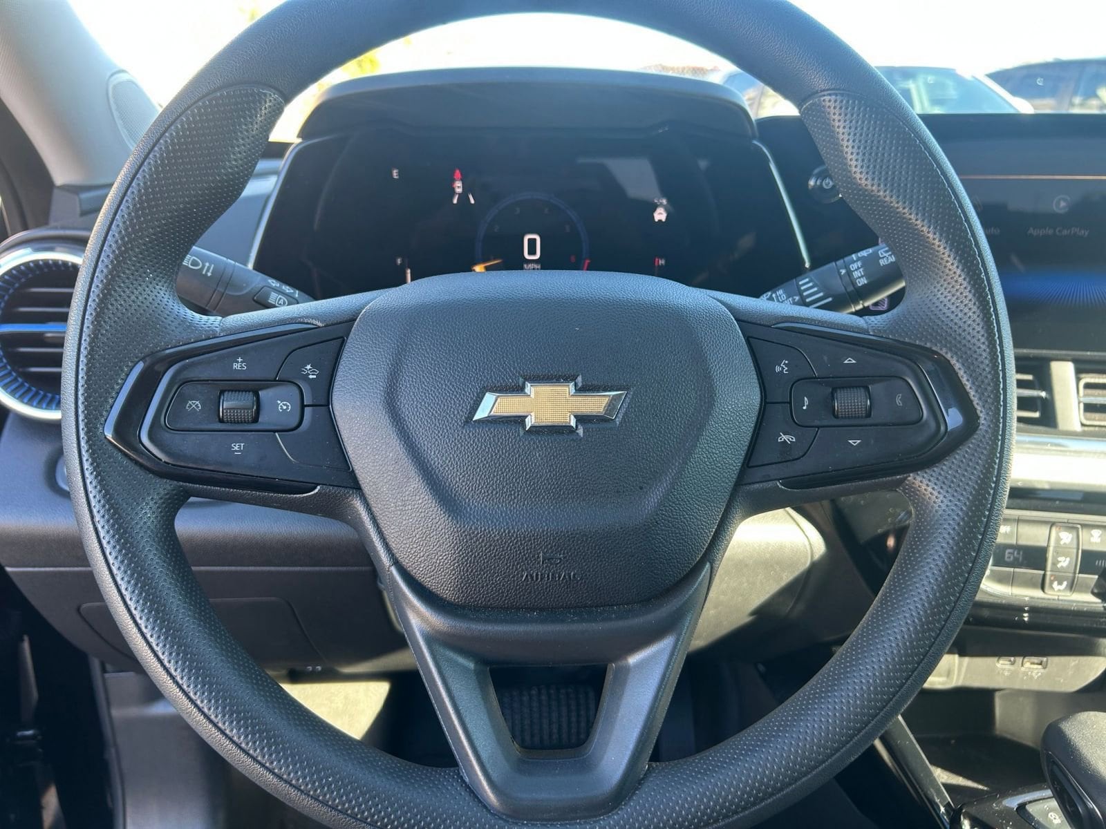 Thumbnail: 2025 Chevrolet Trax - 25