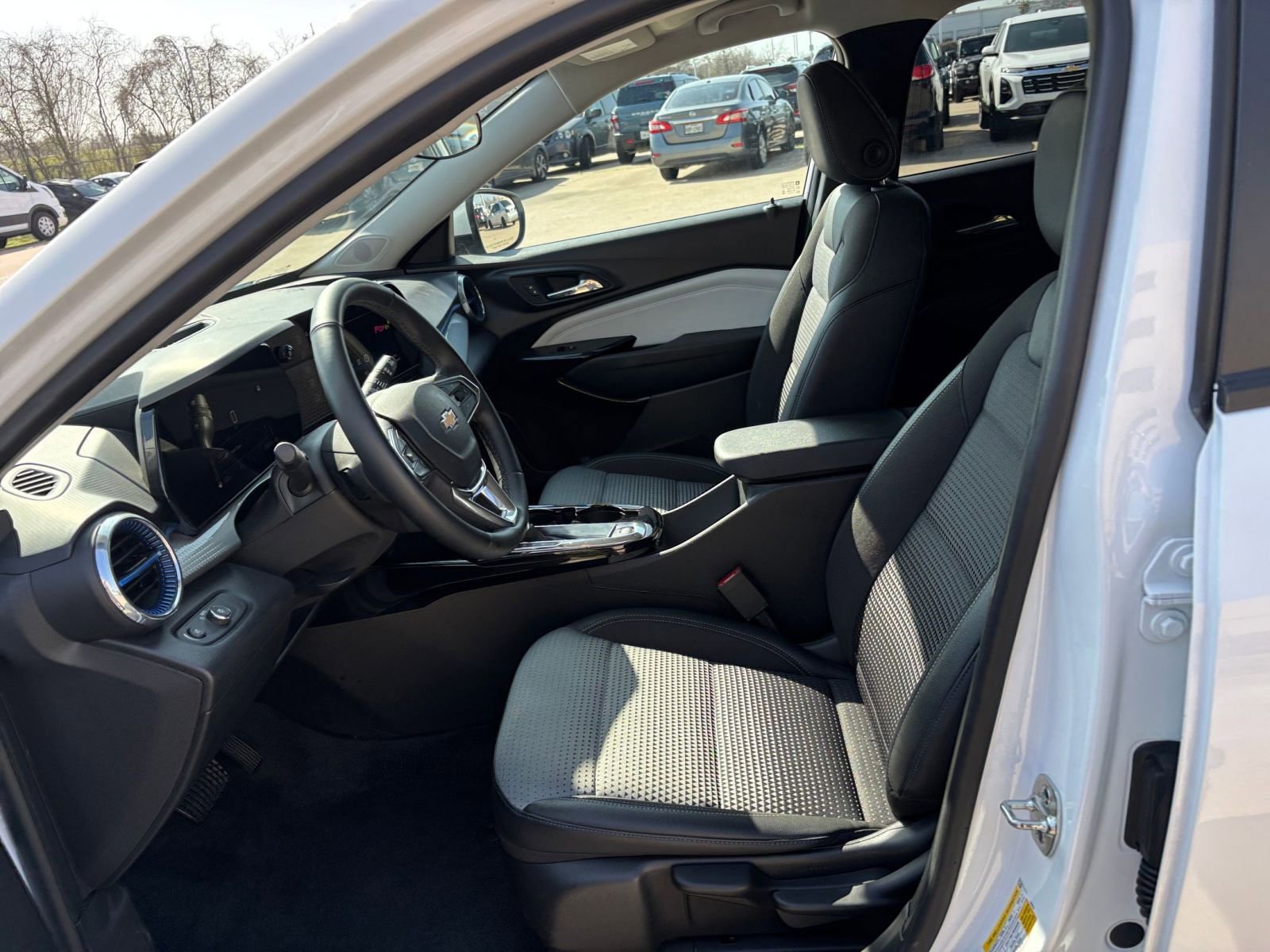 Thumbnail: 2025 Chevrolet Trax - 25