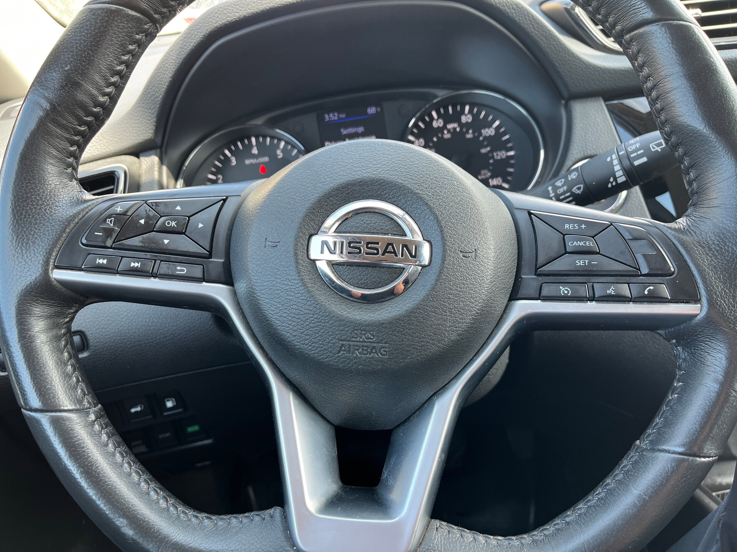 2018 Nissan Rogue SV 23