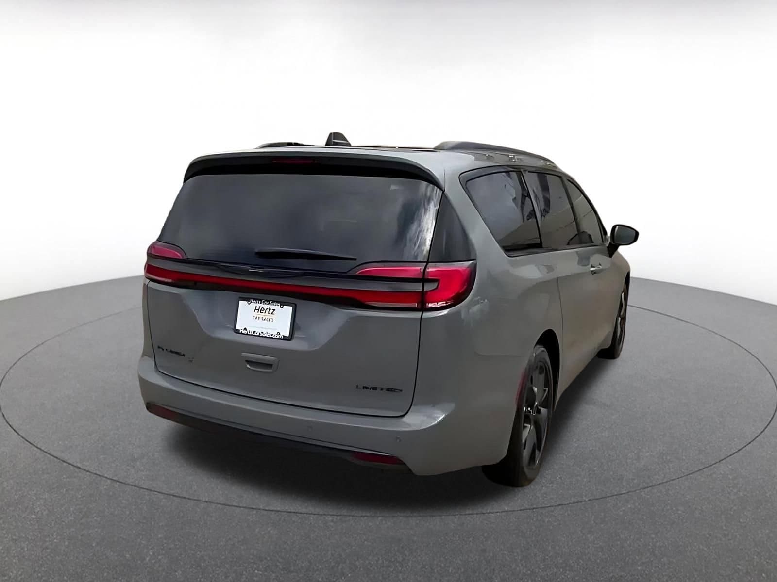 Thumbnail: 2025 Chrysler Pacifica - 14