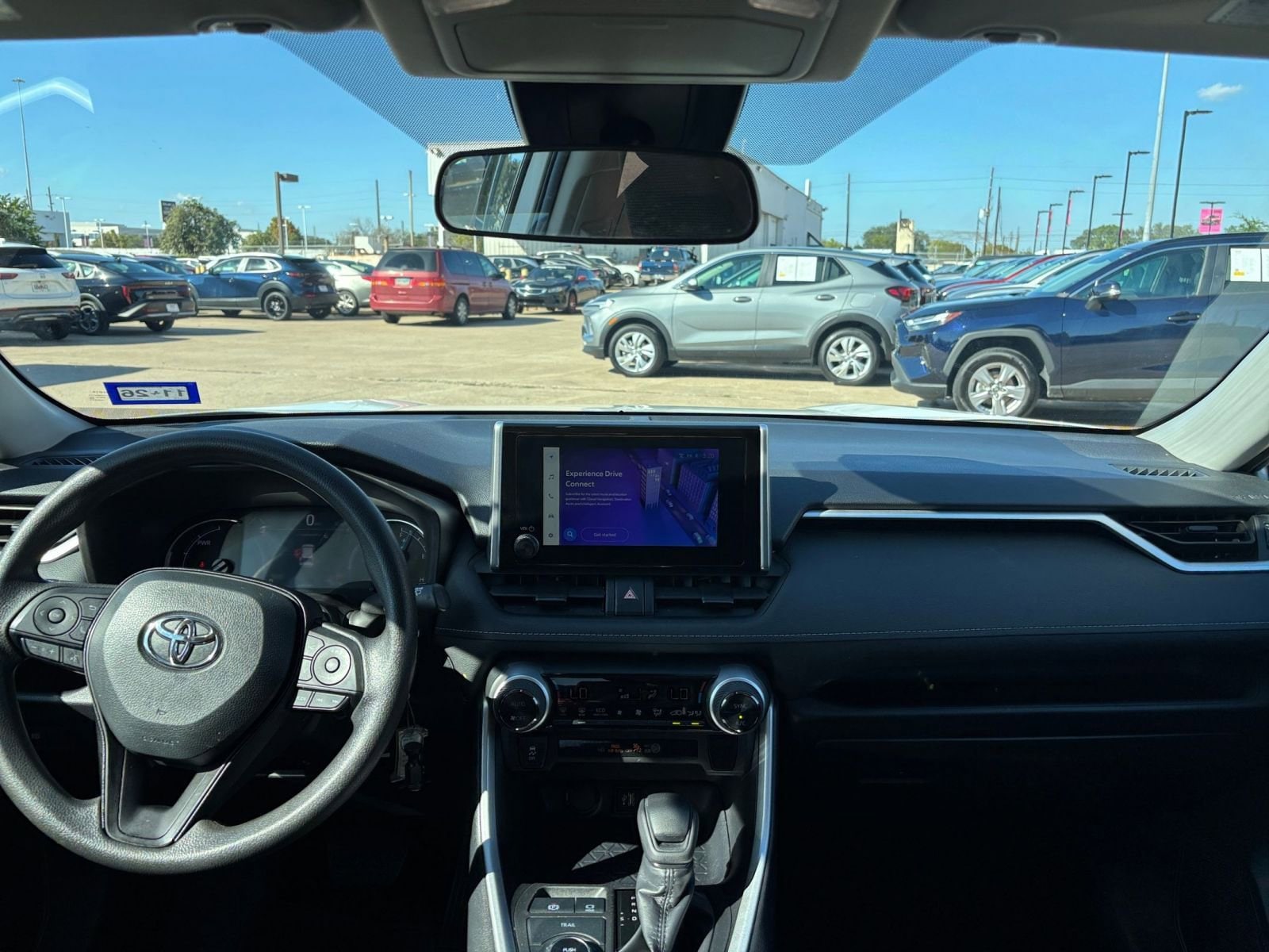 Thumbnail: 2025 Toyota RAV4 - 32