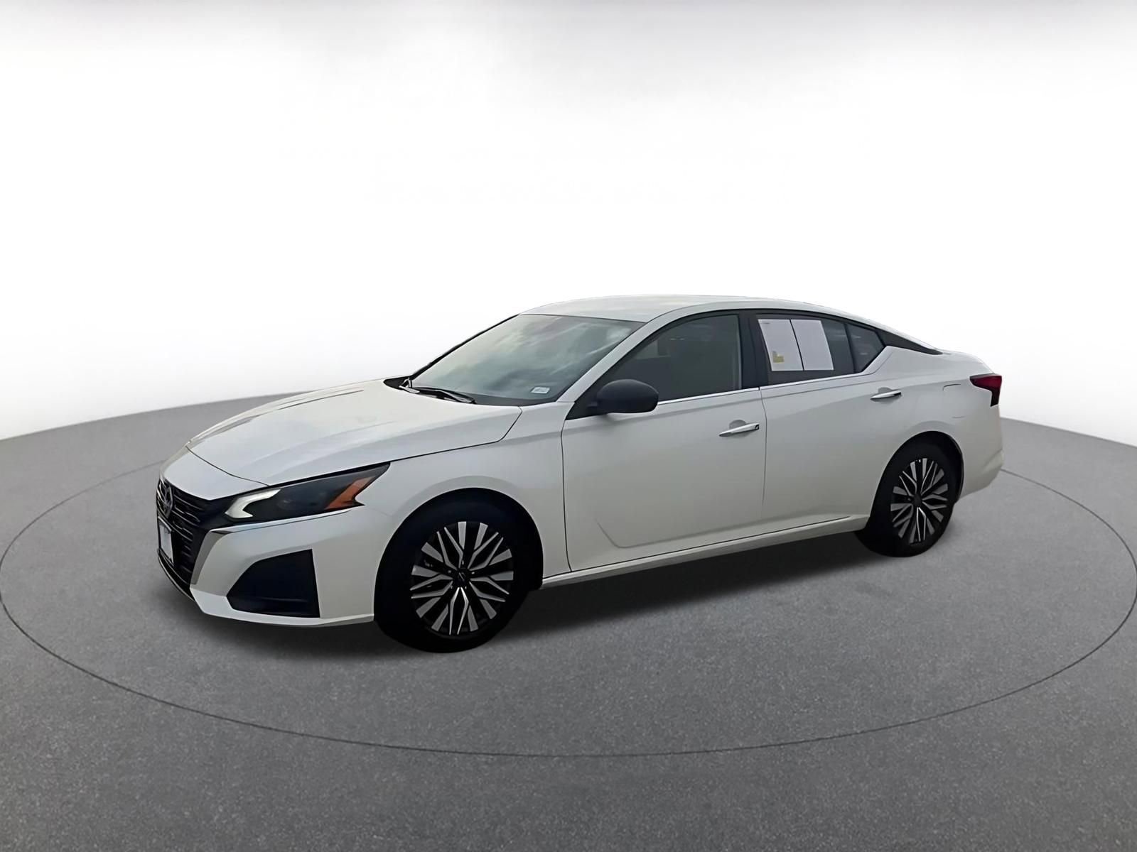 Thumbnail: 2025 Nissan Altima - 9