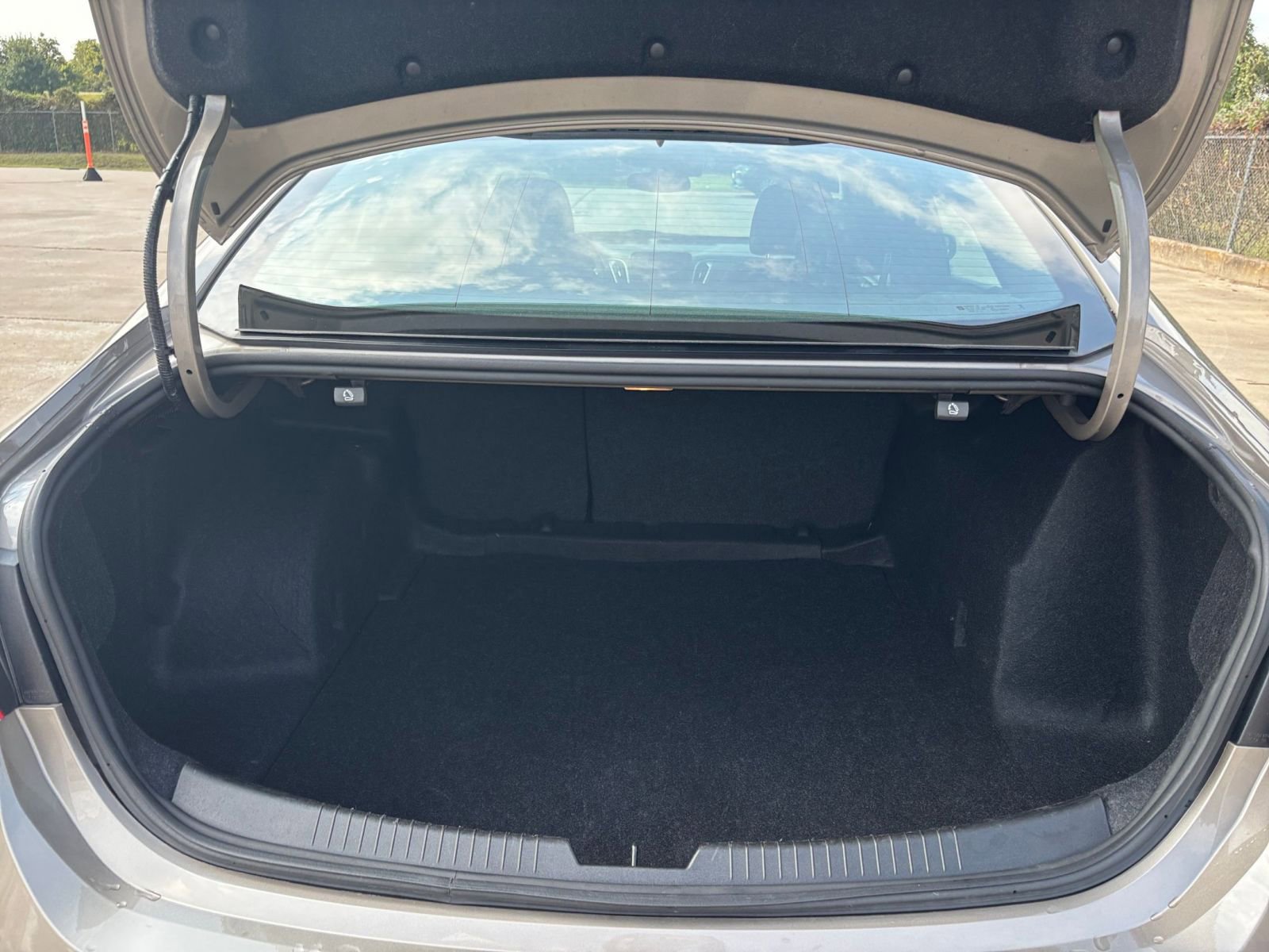 Thumbnail: 2024 Chevrolet Malibu - 31