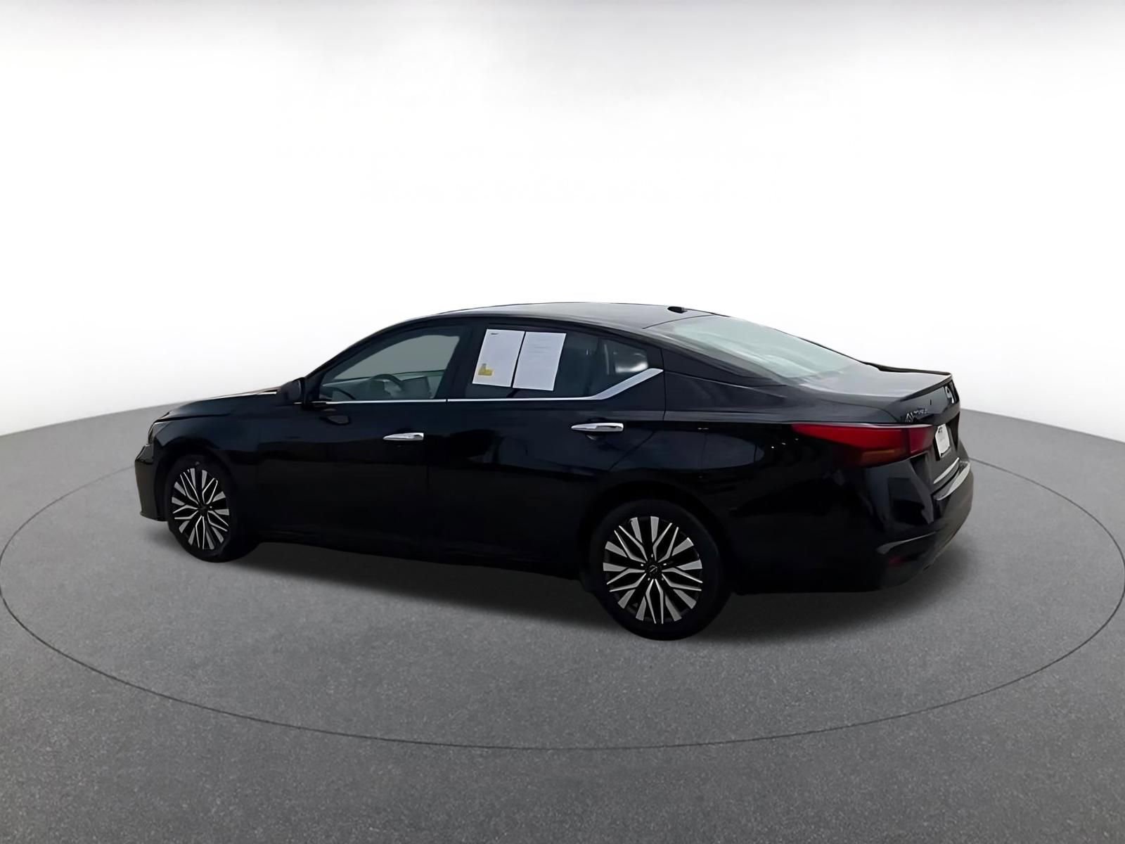Thumbnail: 2025 Nissan Altima - 10