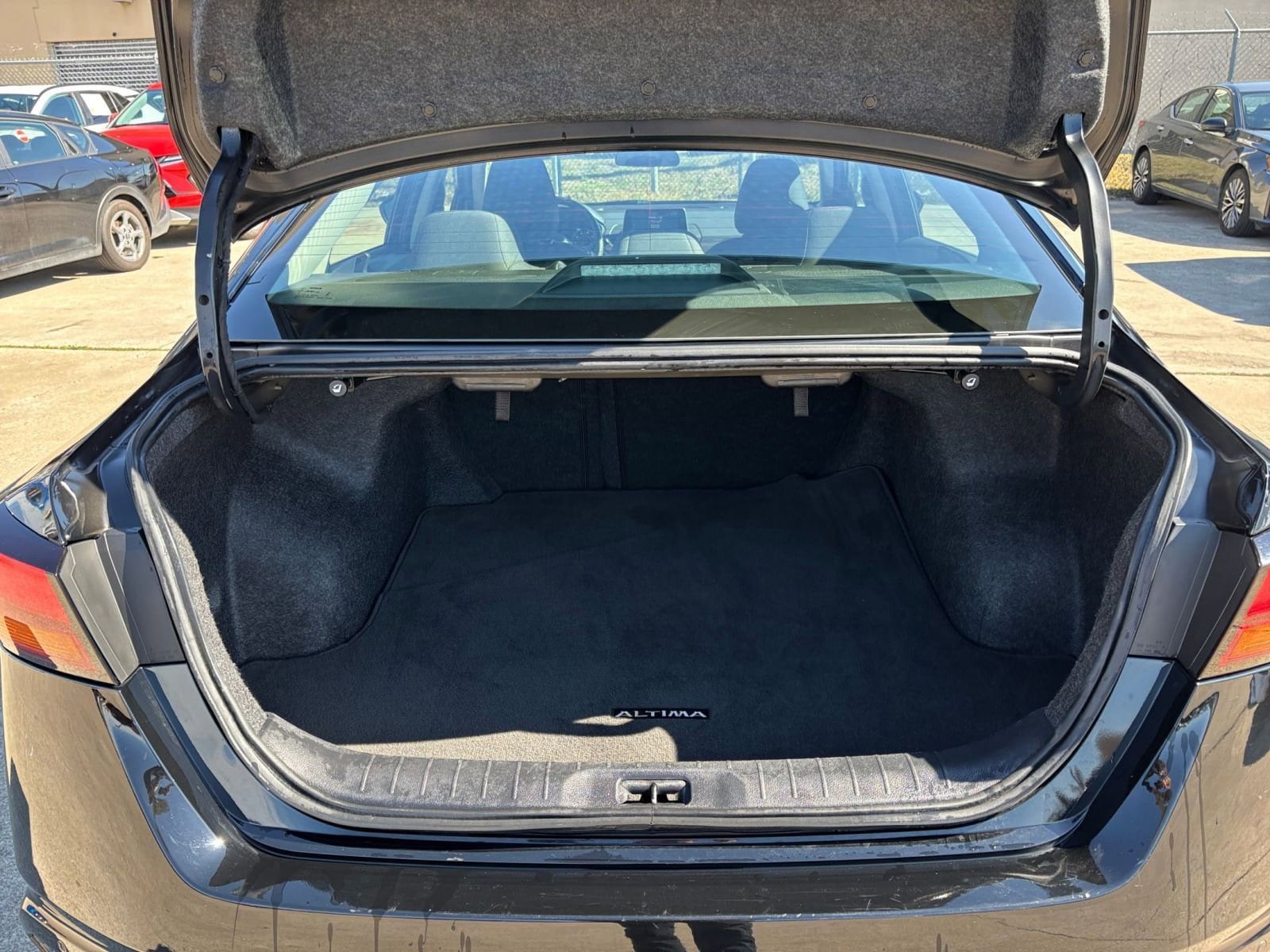 Thumbnail: 2025 Nissan Altima - 31