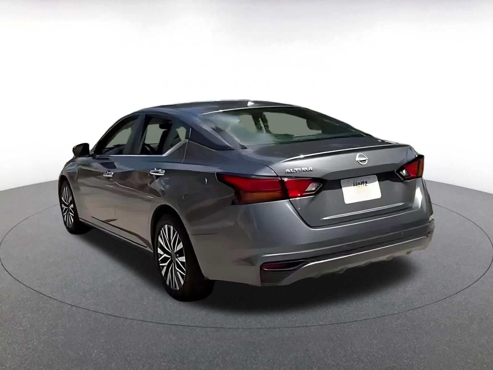 Thumbnail: 2025 Nissan Altima - 10