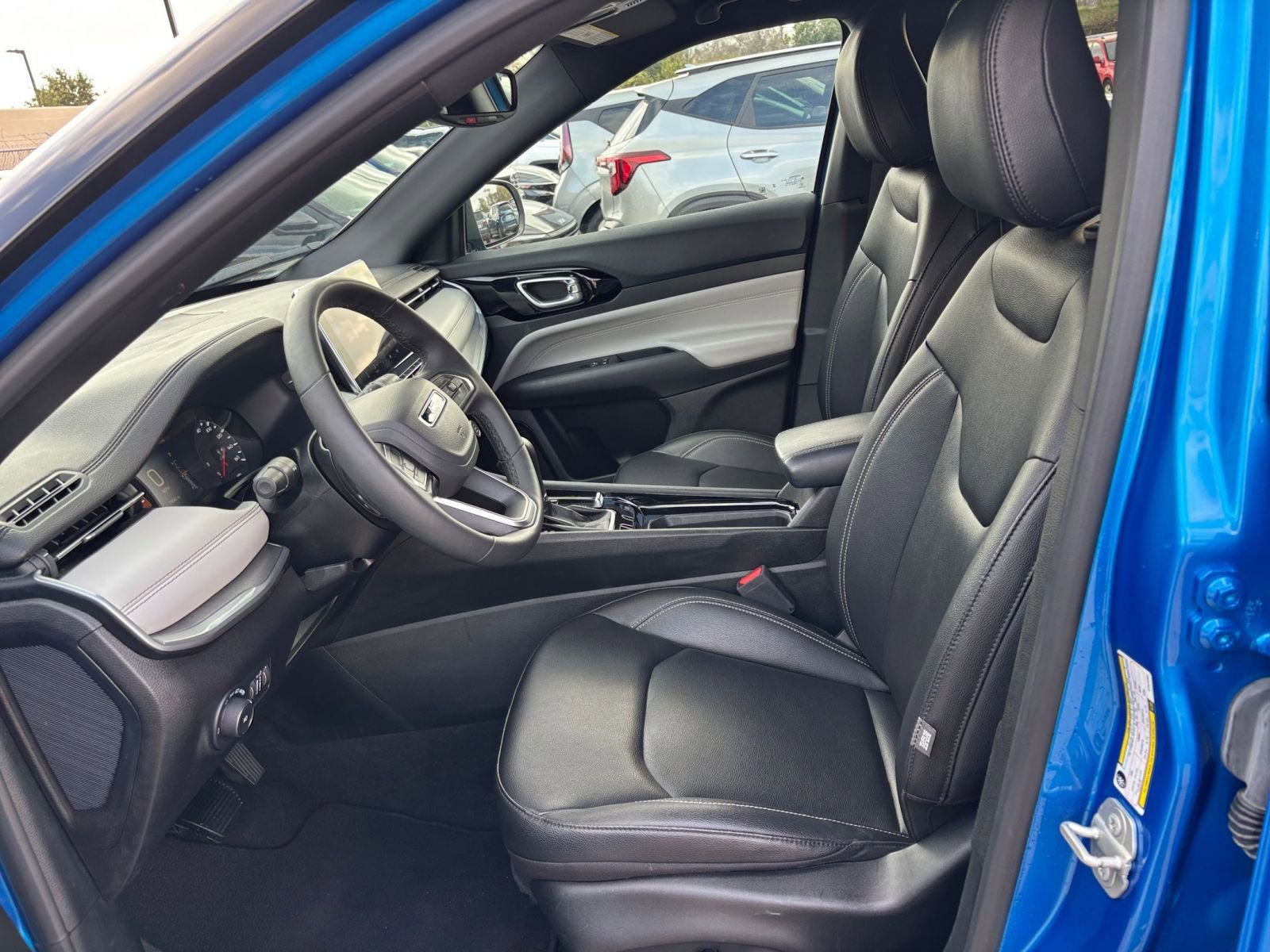 Thumbnail: 2025 Jeep Compass - 27