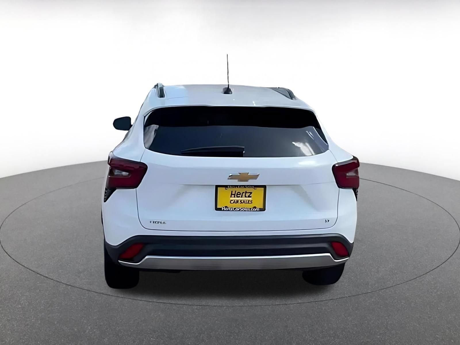 Thumbnail: 2025 Chevrolet Trax - 12