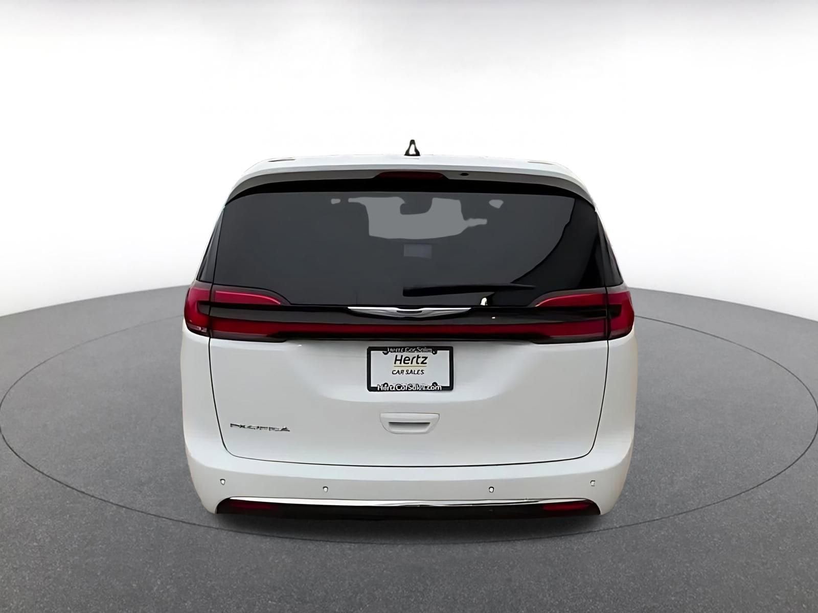 Thumbnail: 2025 Chrysler Pacifica - 12