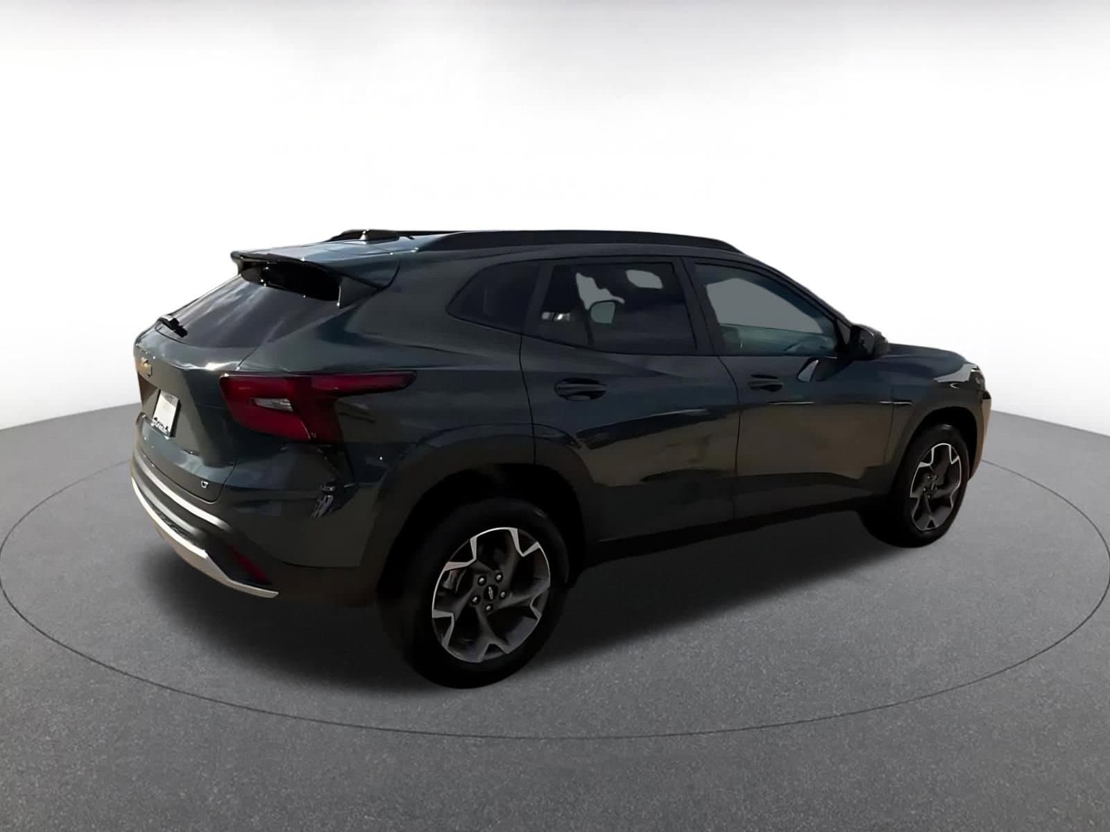 Thumbnail: 2025 Chevrolet Trax - 14