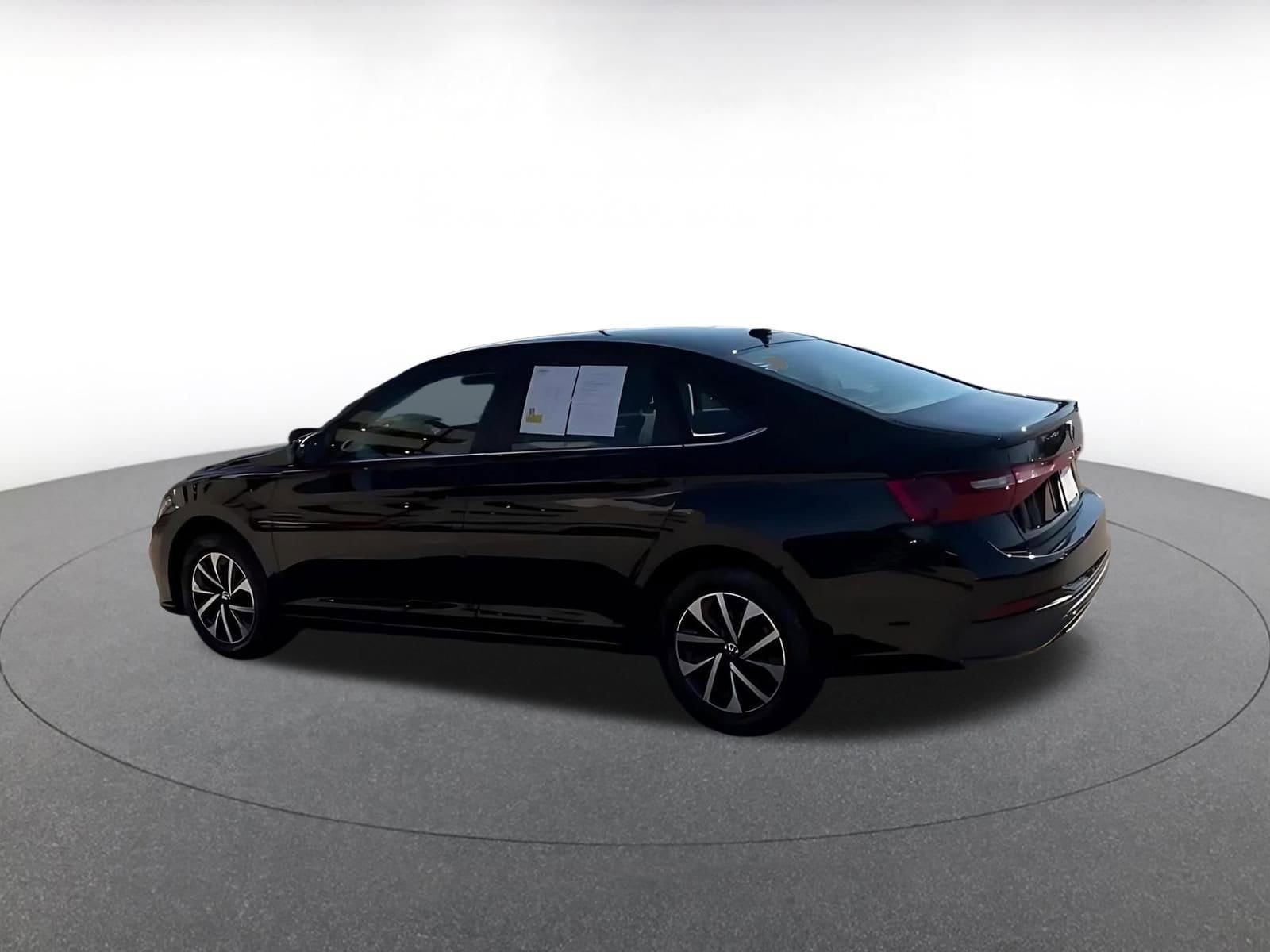 Thumbnail: 2025 Volkswagen Jetta - 9