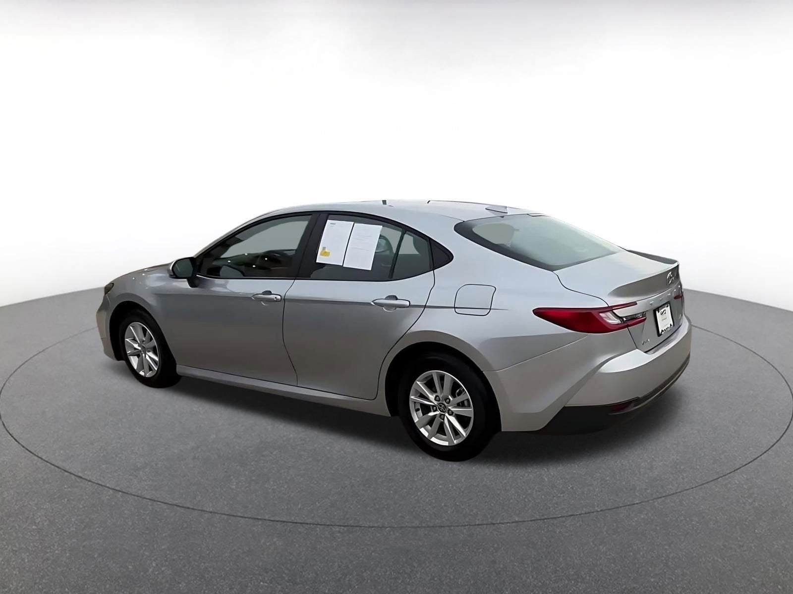 Thumbnail: 2025 Toyota Camry - 10