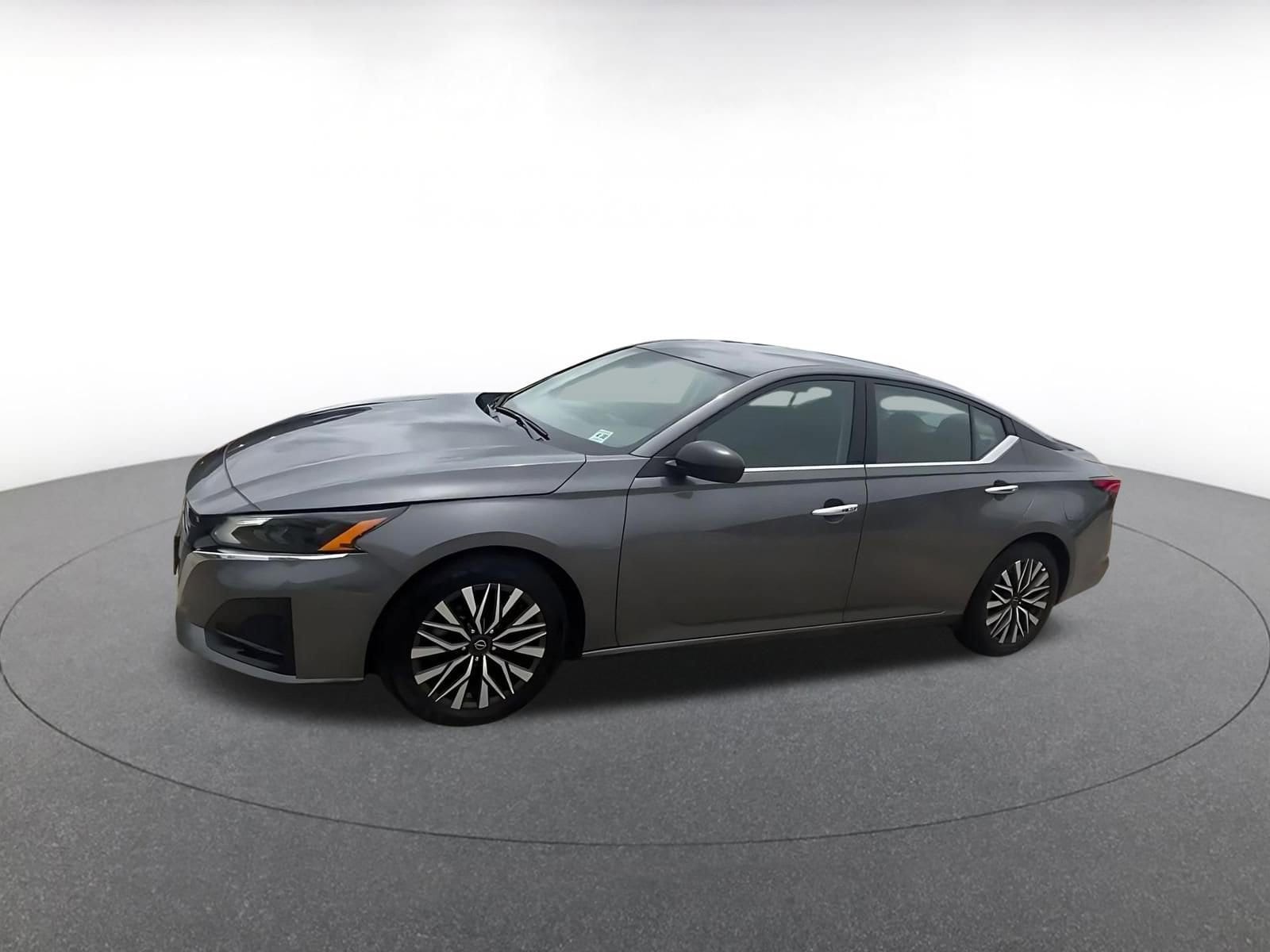 Thumbnail: 2025 Nissan Altima - 8