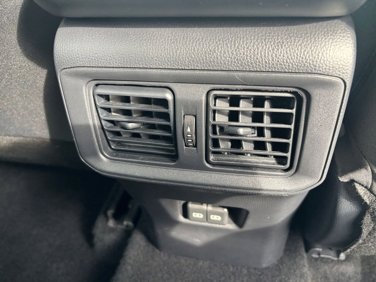 Thumbnail: 2025 Toyota RAV4 - 23