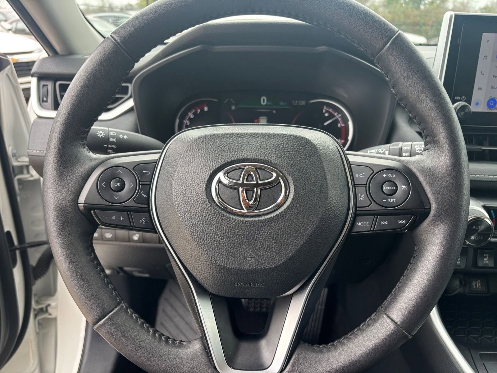 Thumbnail: 2025 Toyota RAV4 - 25