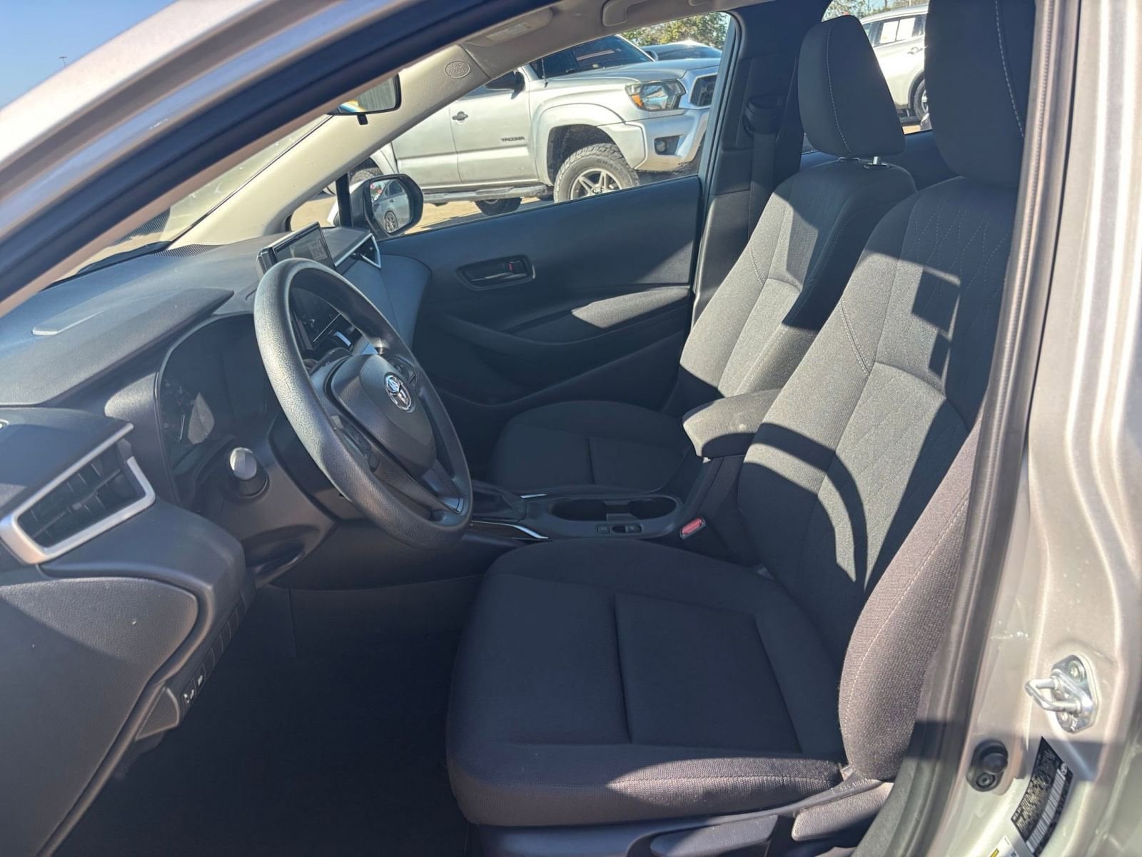 Thumbnail: 2025 Toyota Corolla - 25