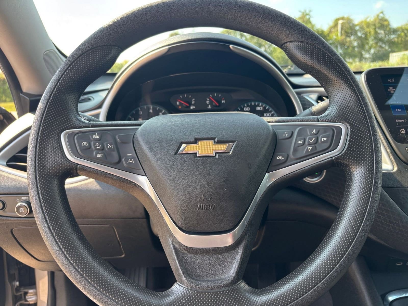 Thumbnail: 2023 Chevrolet Malibu - 25