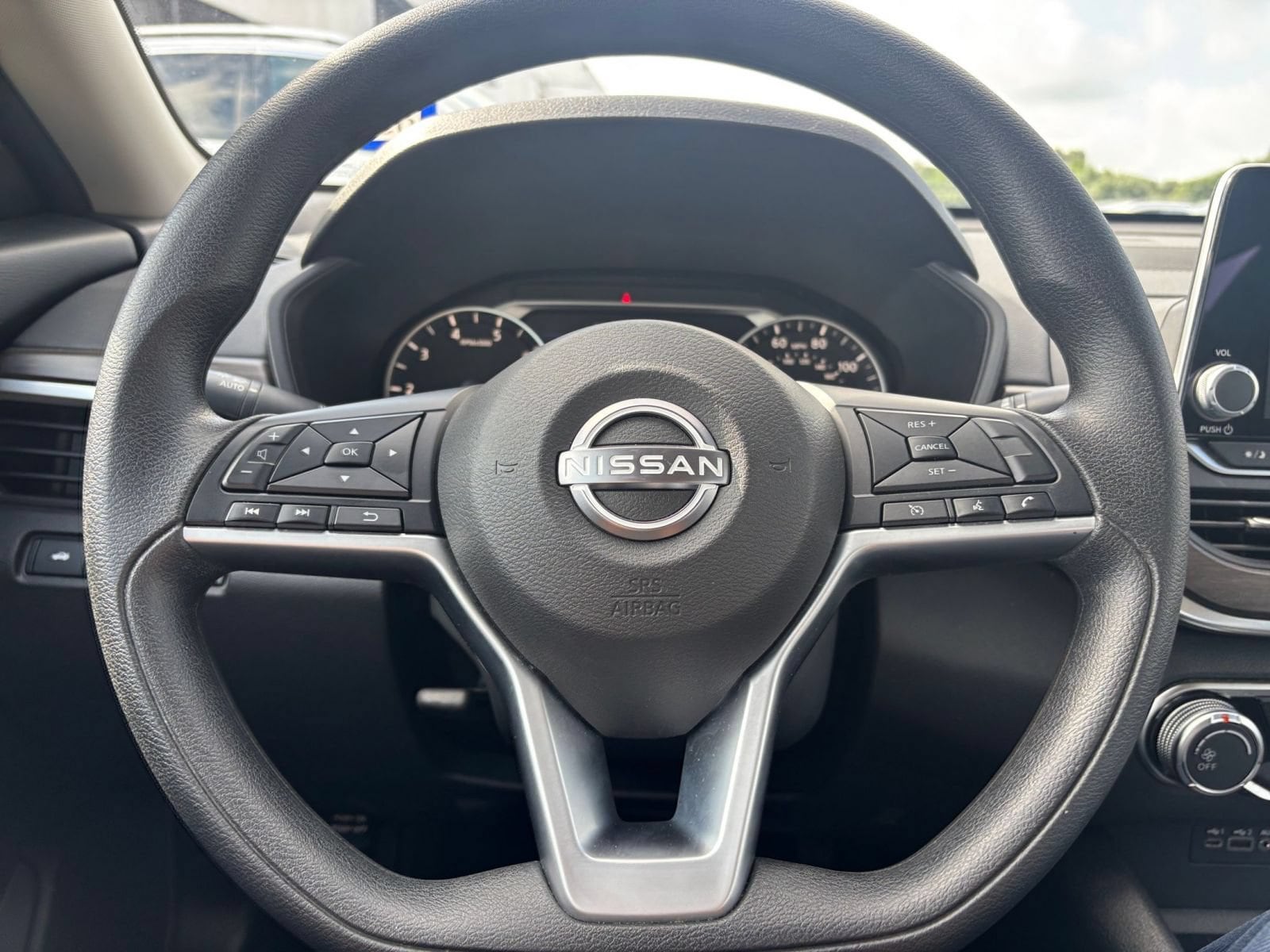 Thumbnail: 2025 Nissan Altima - 27