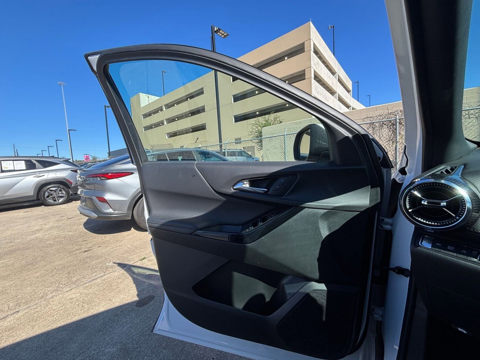 Thumbnail: 2025 Chevrolet Equinox - 20