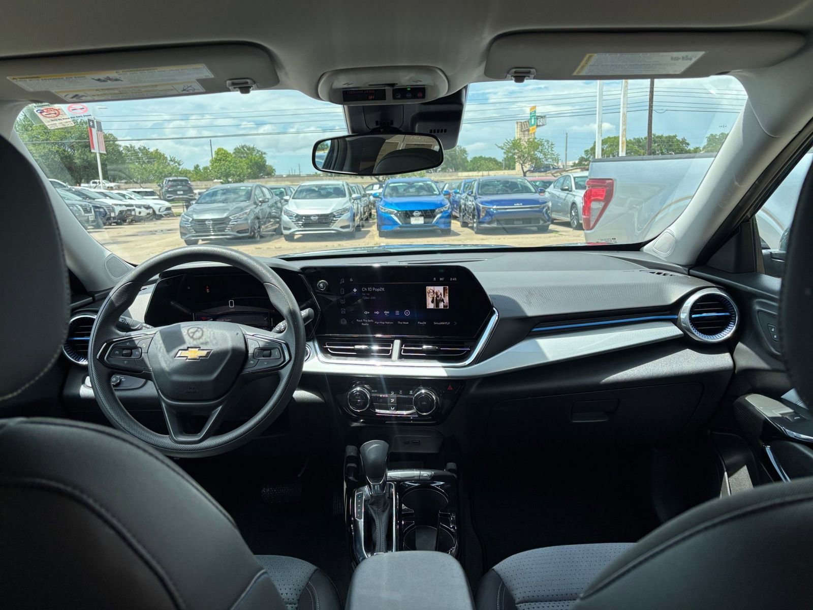 Thumbnail: 2025 Chevrolet Trax - 32