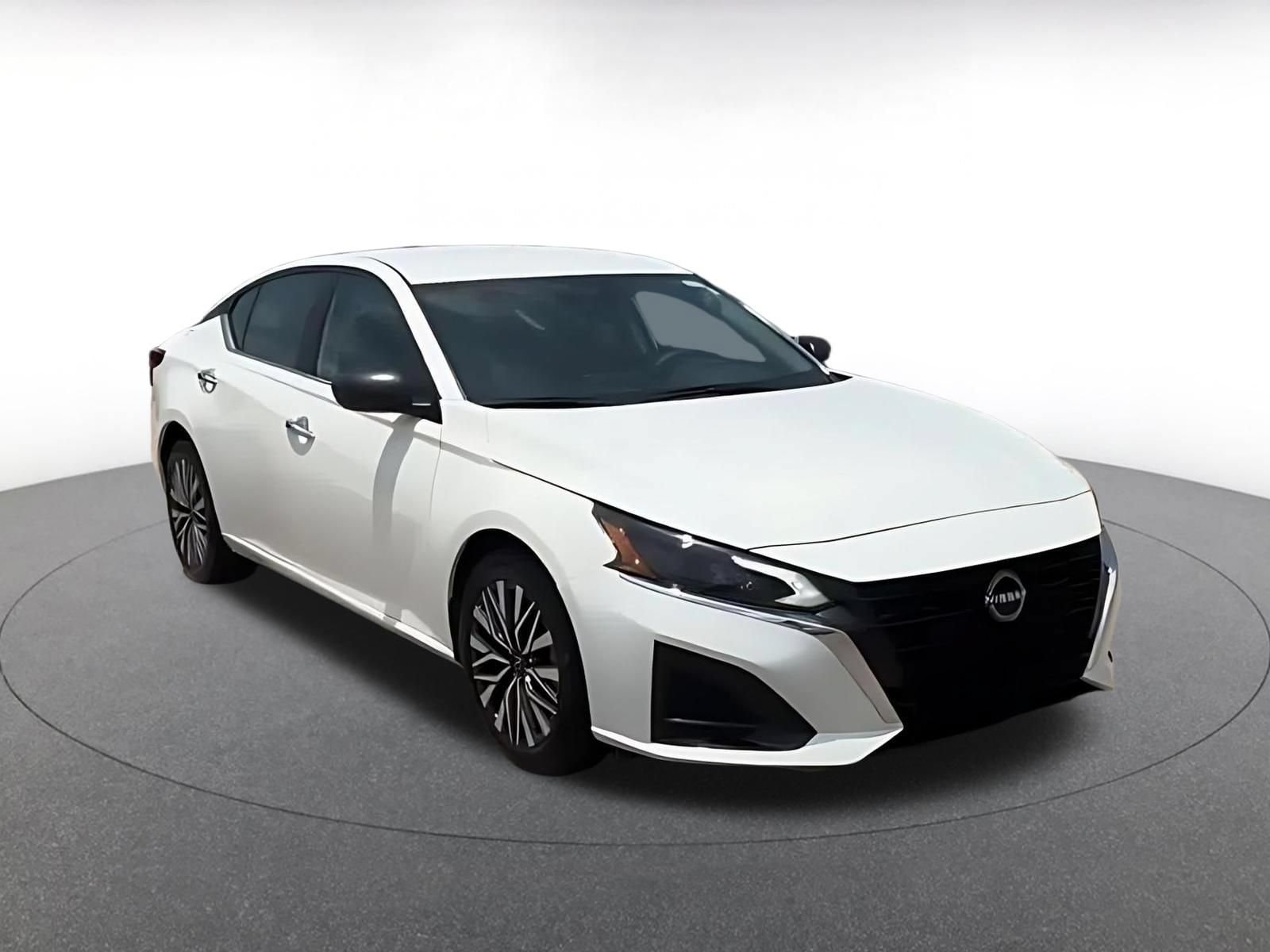 Thumbnail: 2025 Nissan Altima - 3