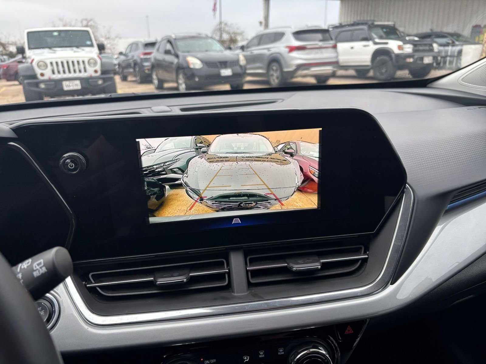 Thumbnail: 2025 Chevrolet Trax - 22