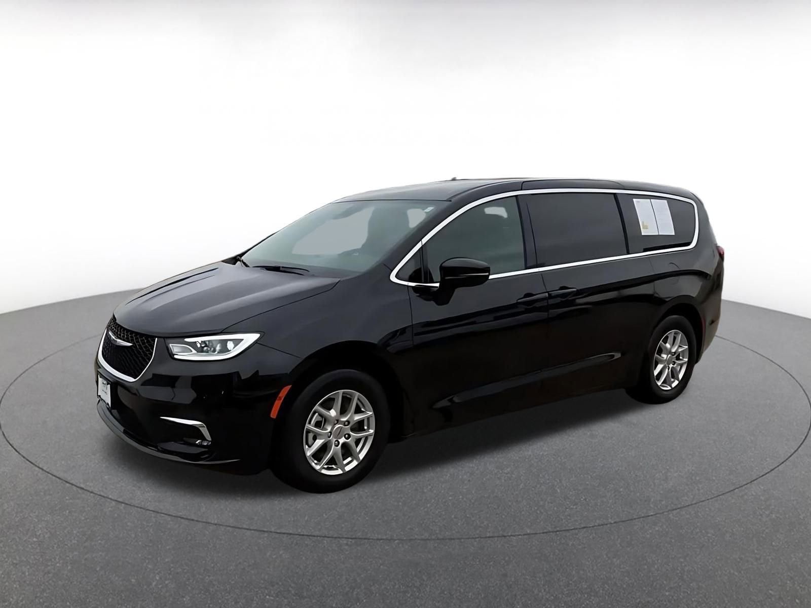 Thumbnail: 2025 Chrysler Pacifica - 8