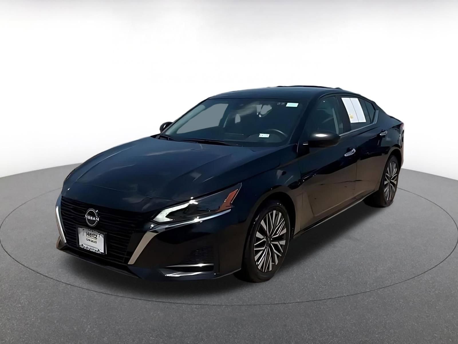 Thumbnail: 2025 Nissan Altima - 3
