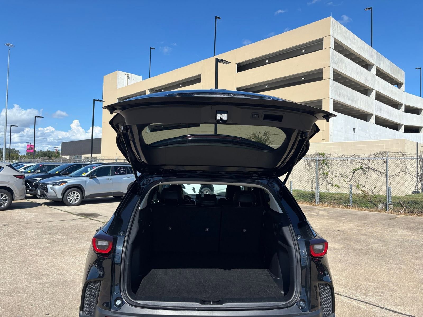 Thumbnail: 2025 Mazda CX-50 - 29