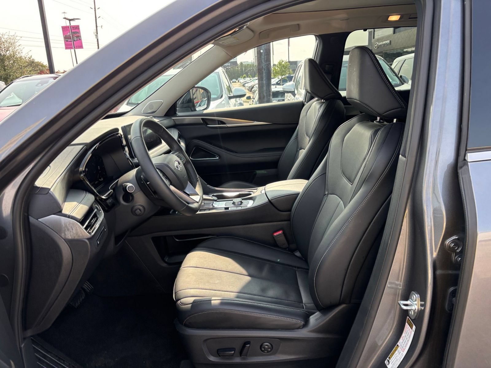Thumbnail: 2026 INFINITI QX60 - 30