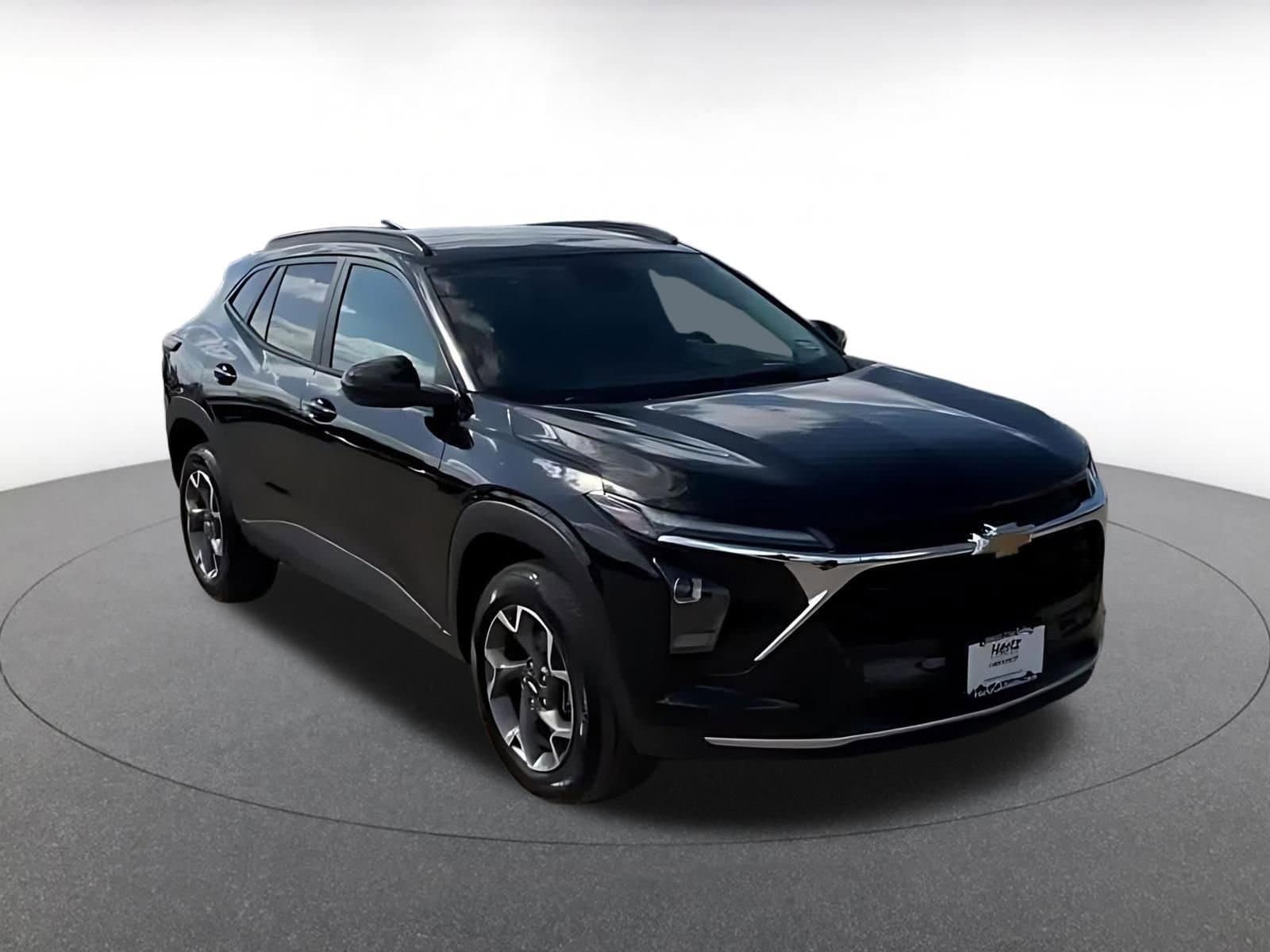 Thumbnail: 2025 Chevrolet Trax - 3