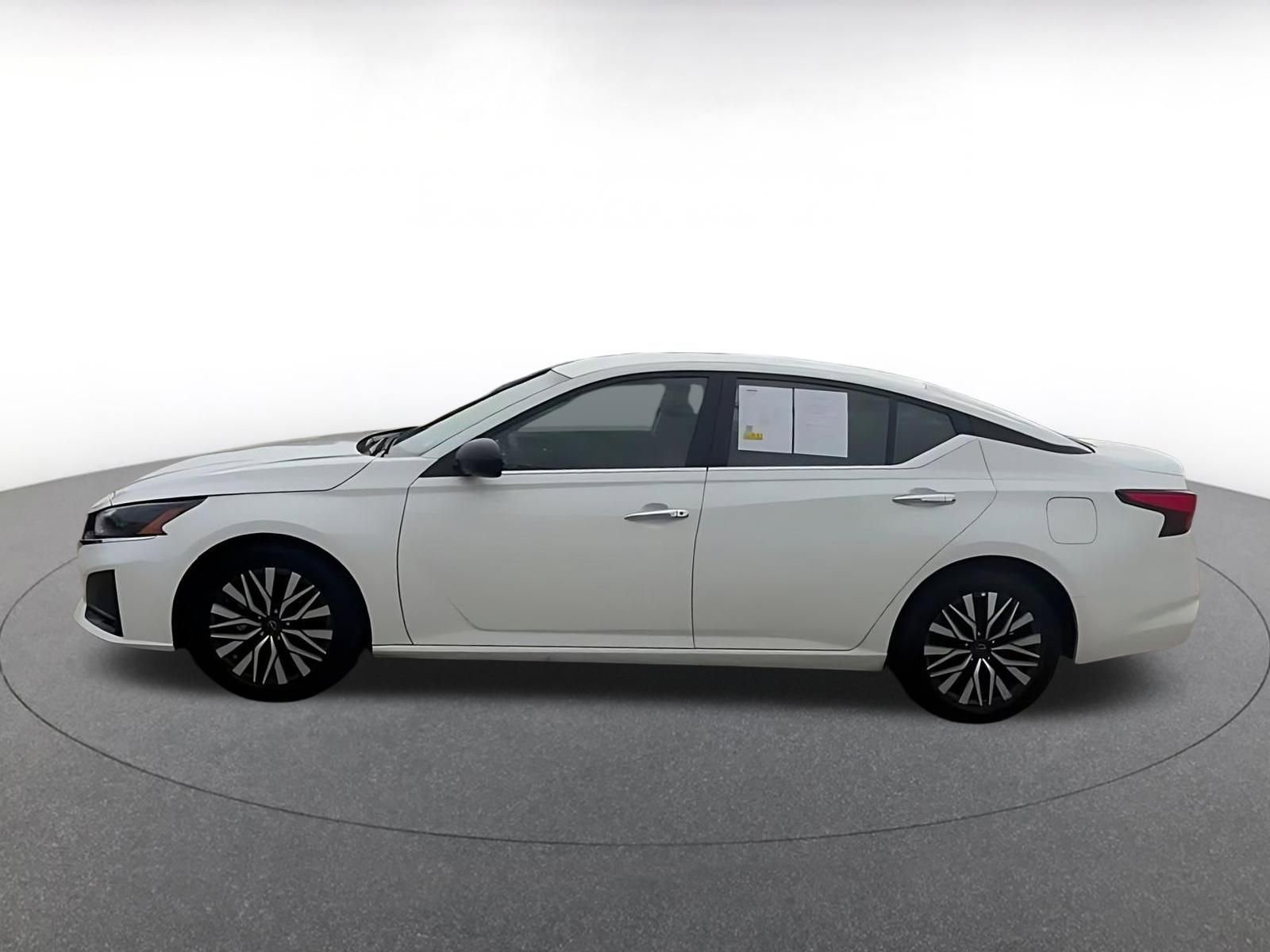 Thumbnail: 2025 Nissan Altima - 10