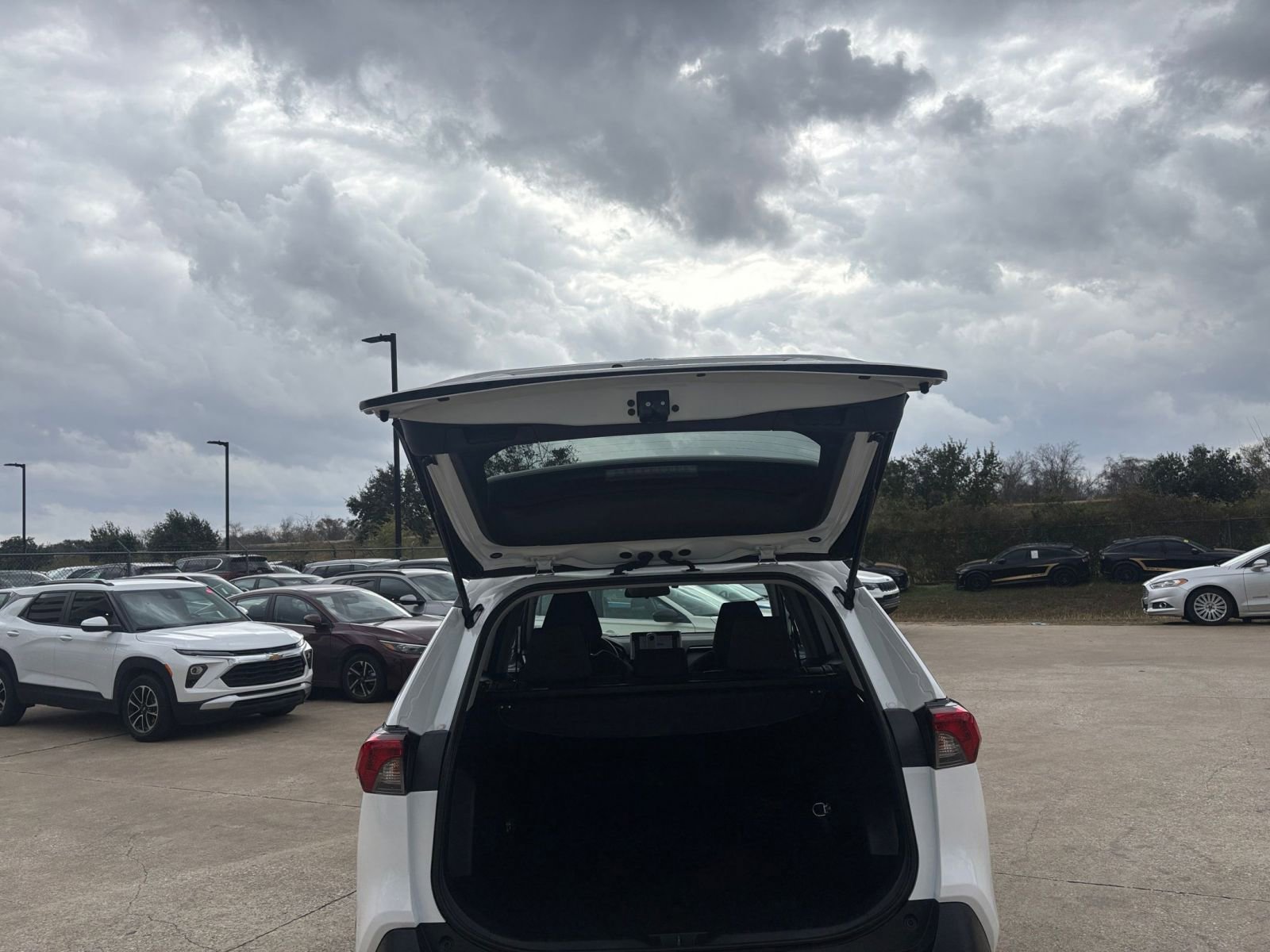 Thumbnail: 2025 Toyota RAV4 - 29