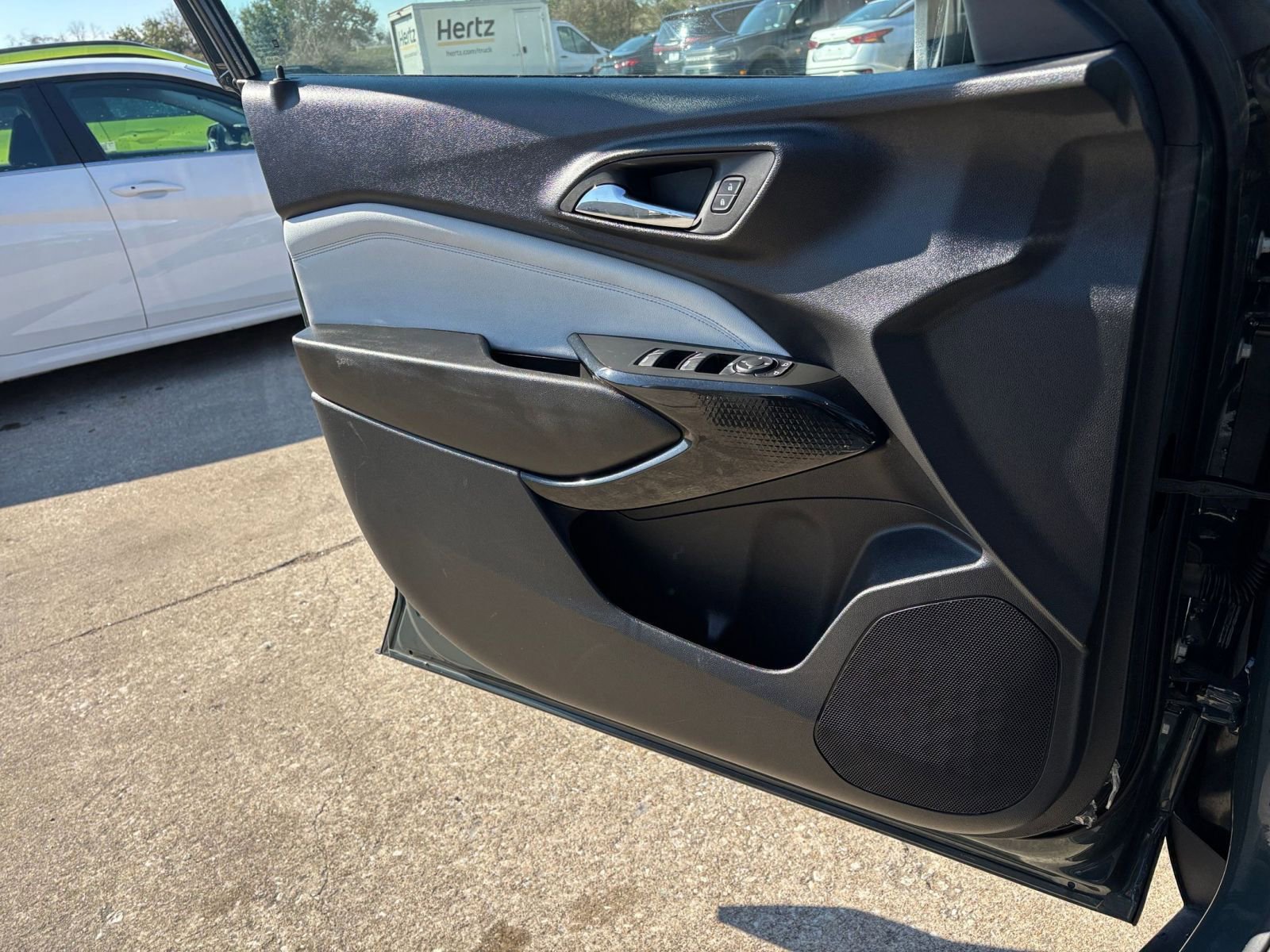 Thumbnail: 2025 Chevrolet Trax - 18