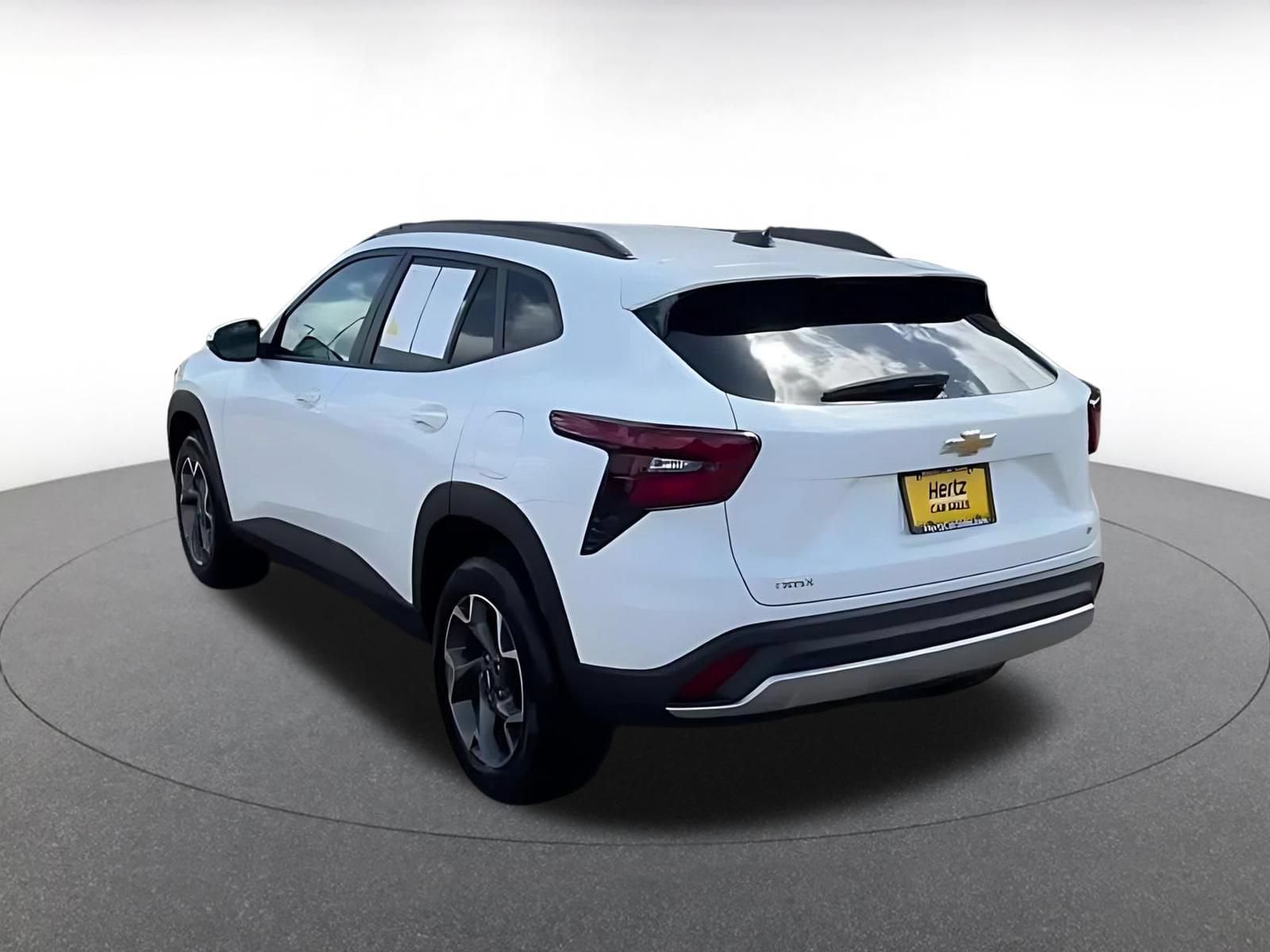 Thumbnail: 2025 Chevrolet Trax - 4