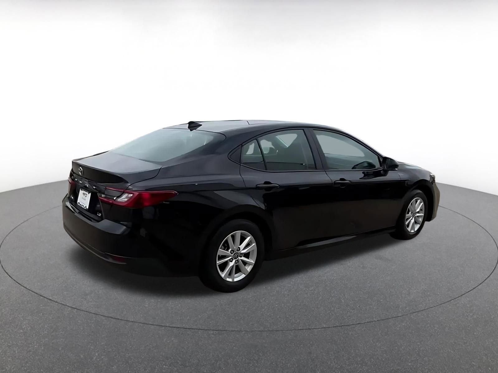 Thumbnail: 2025 Toyota Camry - 15