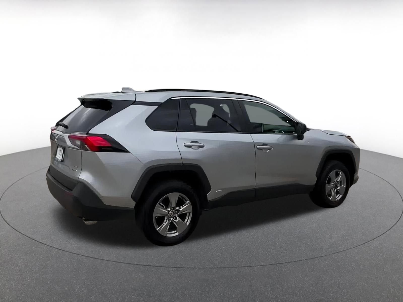 Thumbnail: 2025 Toyota RAV4 - 15