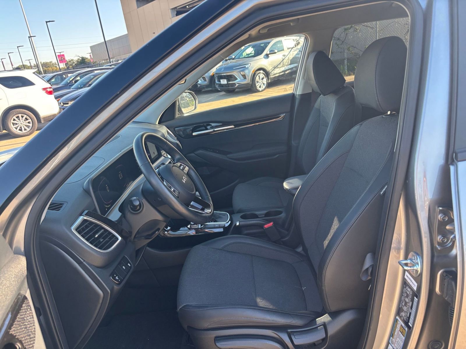 Thumbnail: 2025 Kia Seltos - 25