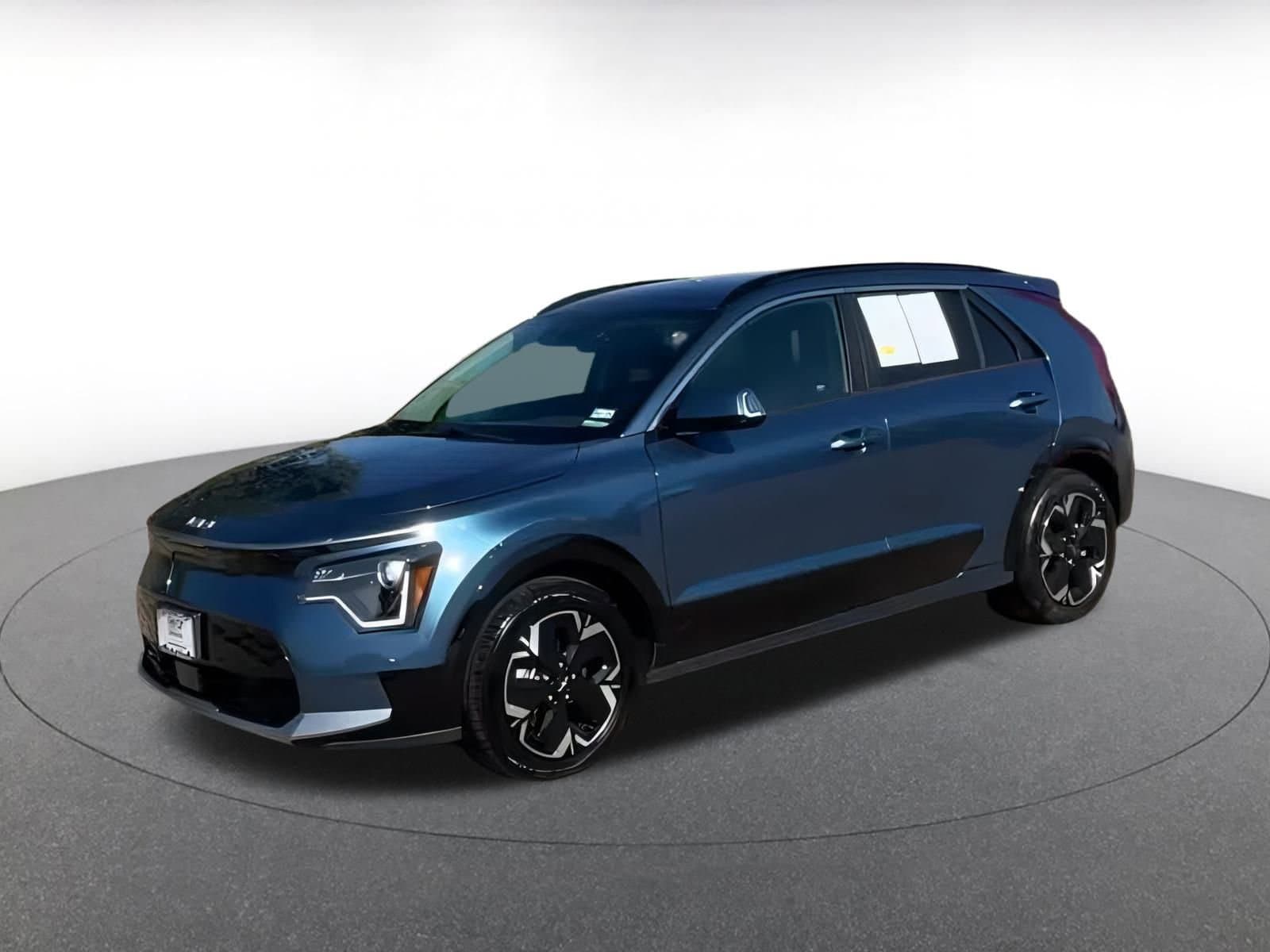 Thumbnail: 2023 Kia Niro - 7
