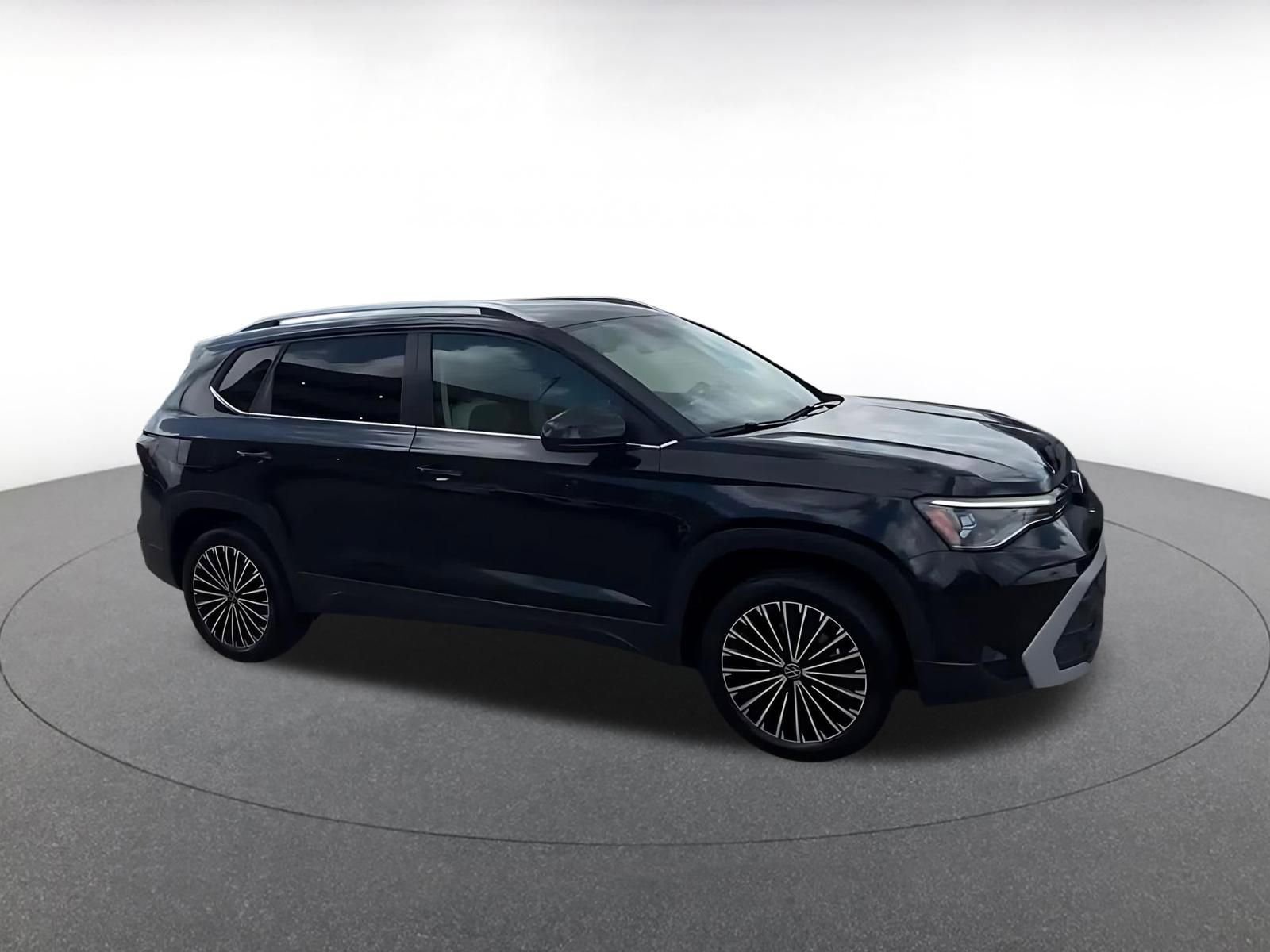 Thumbnail: 2025 Volkswagen Taos - 2